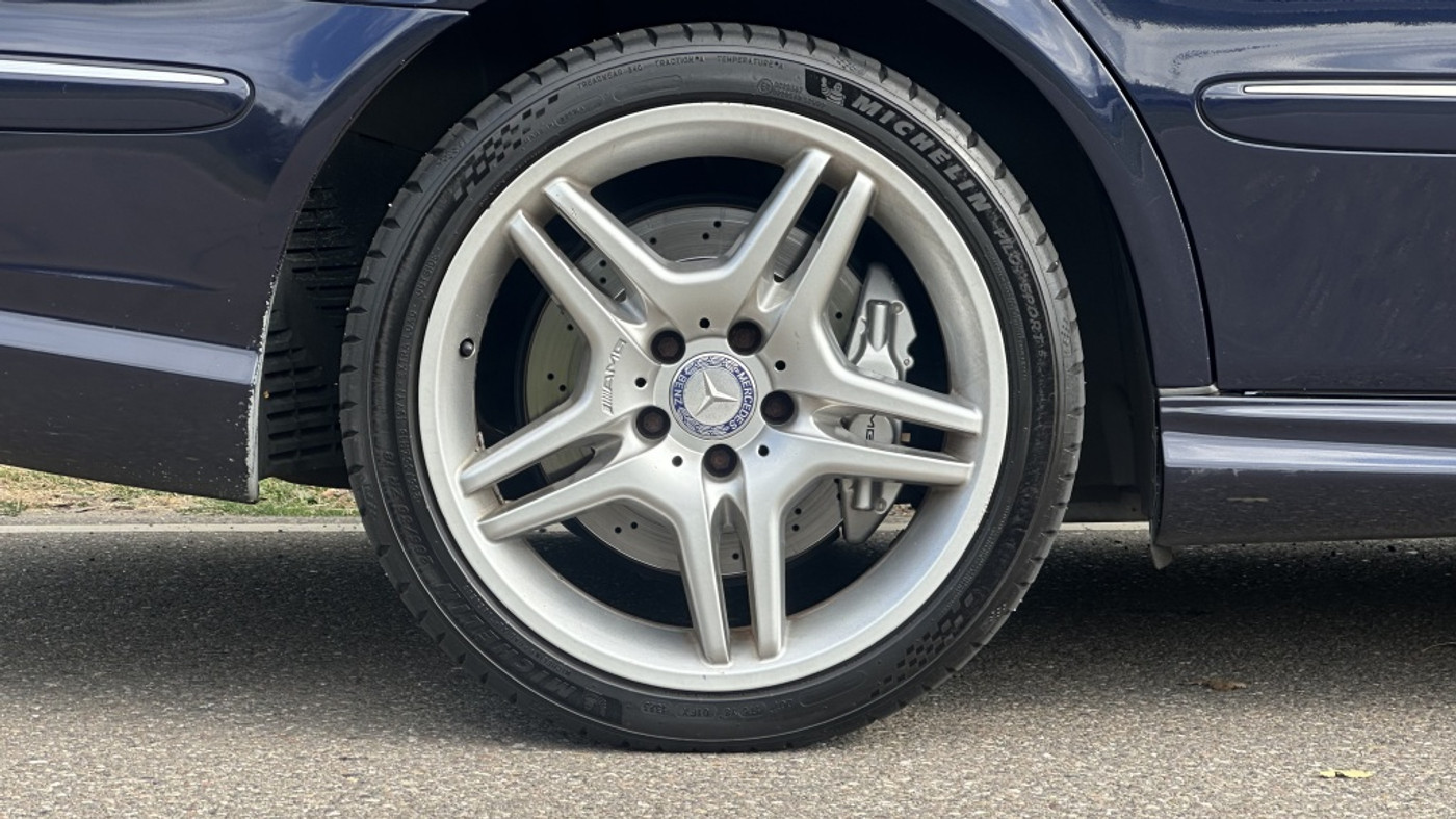 Foto van Mercedes-Benz E 55 AMG