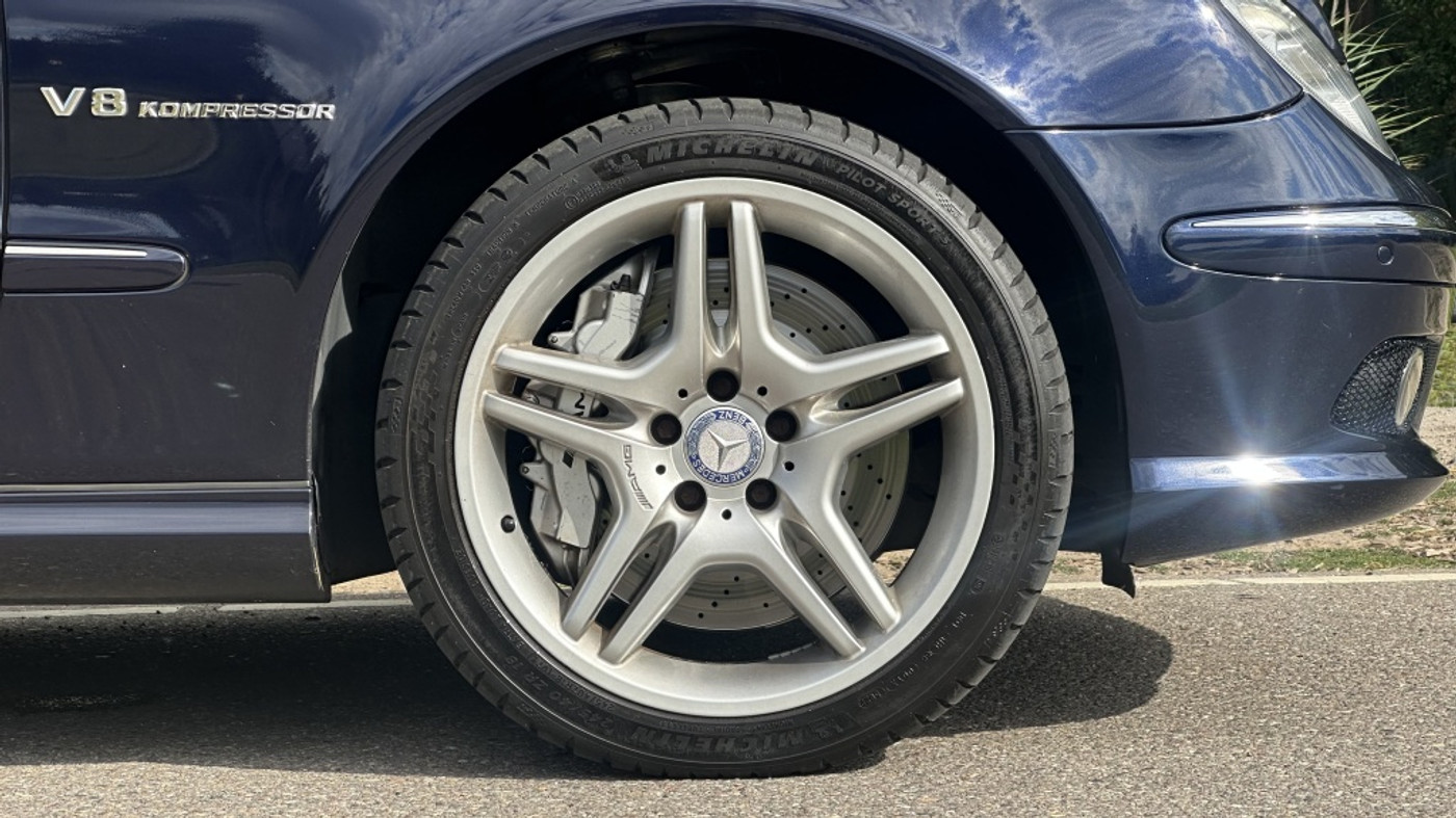 Foto van Mercedes-Benz E 55 AMG