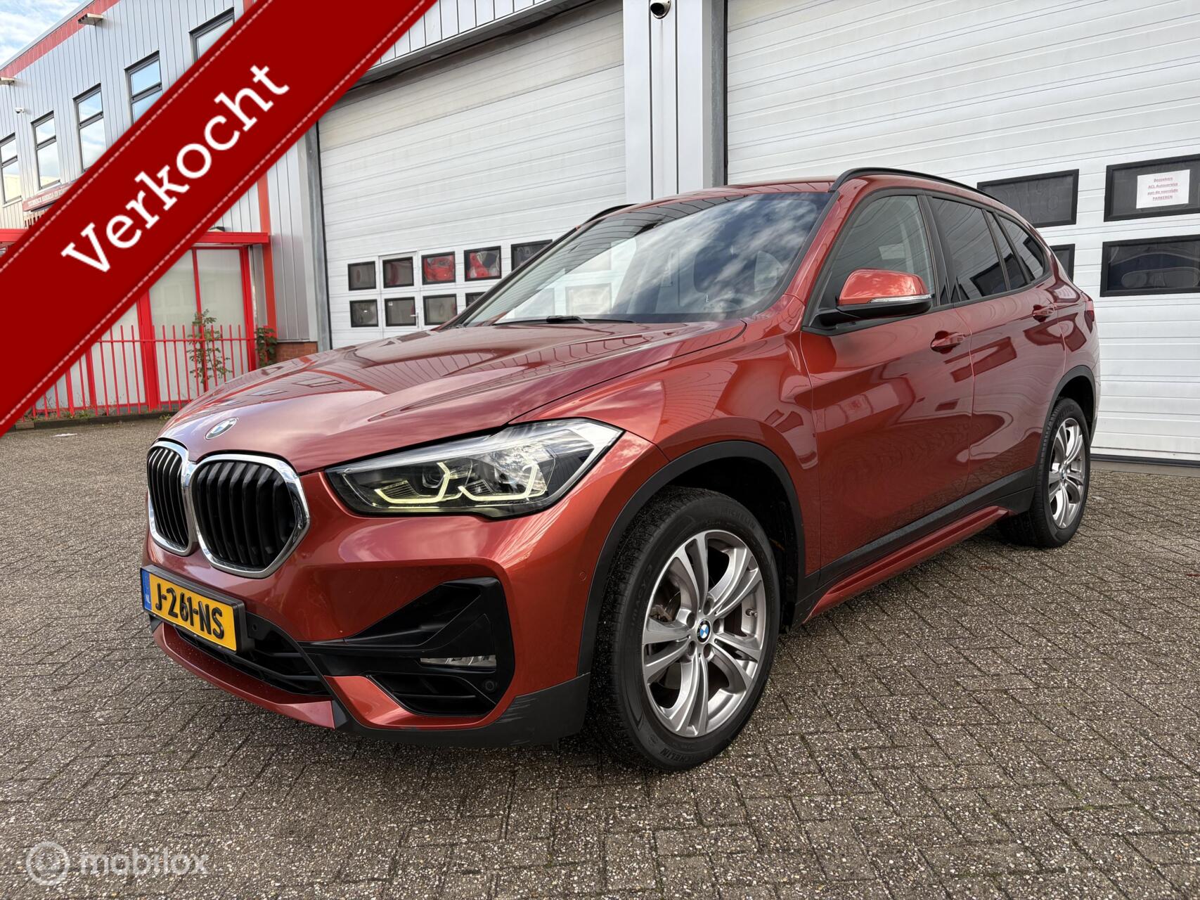 BMW X1 Sdrive18i sDrive18i High Executive ECC/LEDER/XENON/PDC/LMV/APK 2019 - voorkant