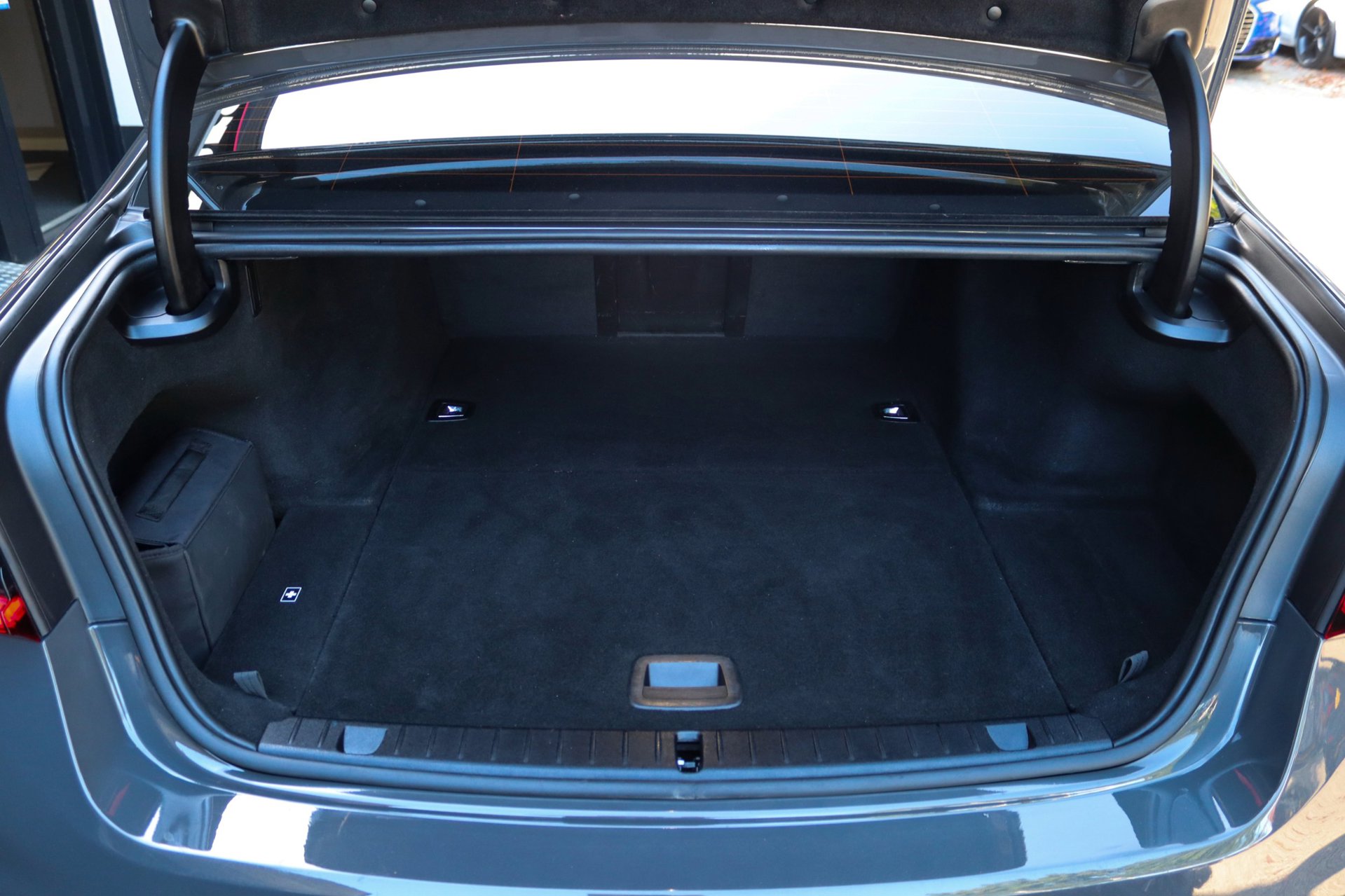 Foto van BMW 745e