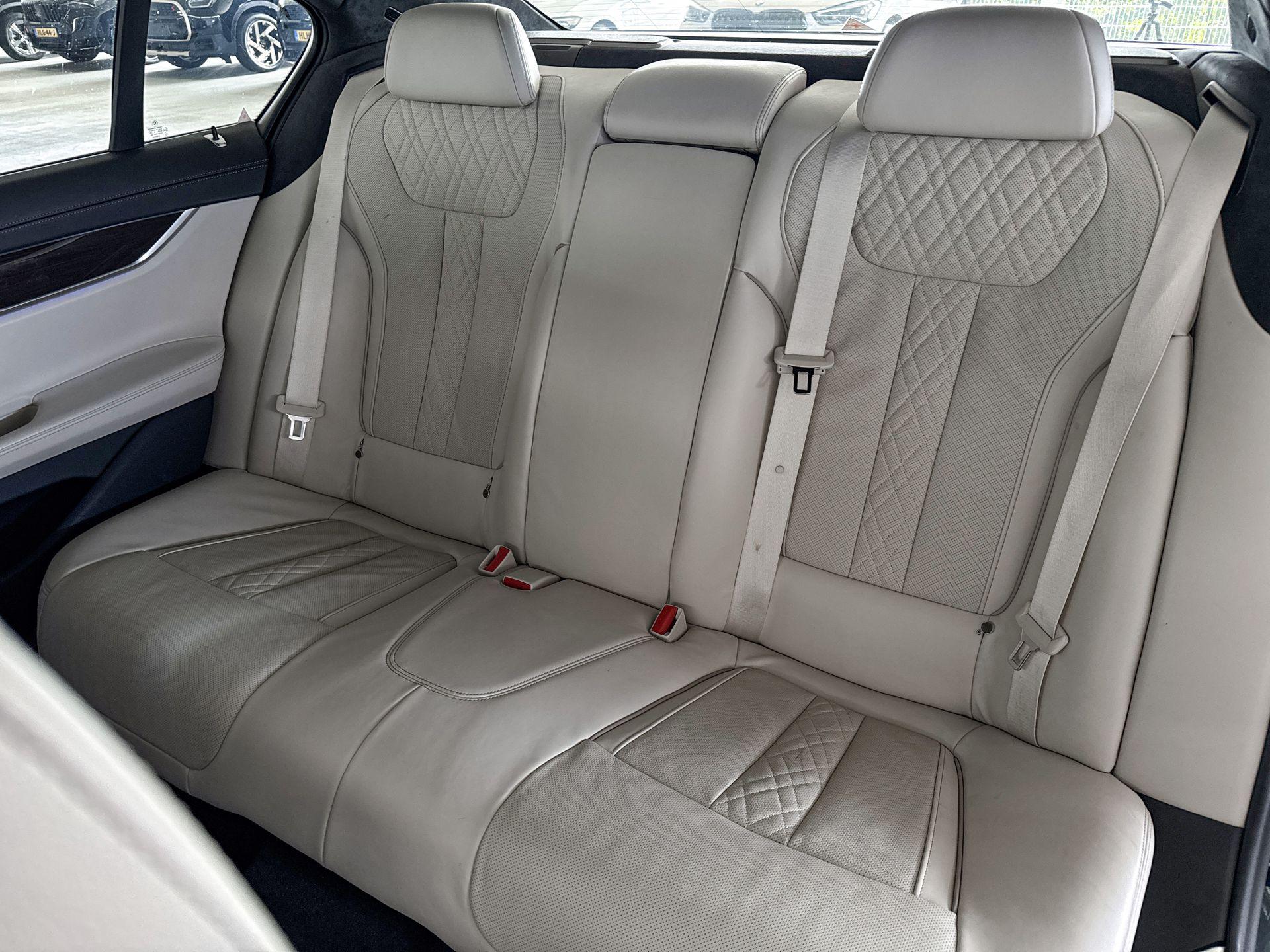 Foto van BMW 745e