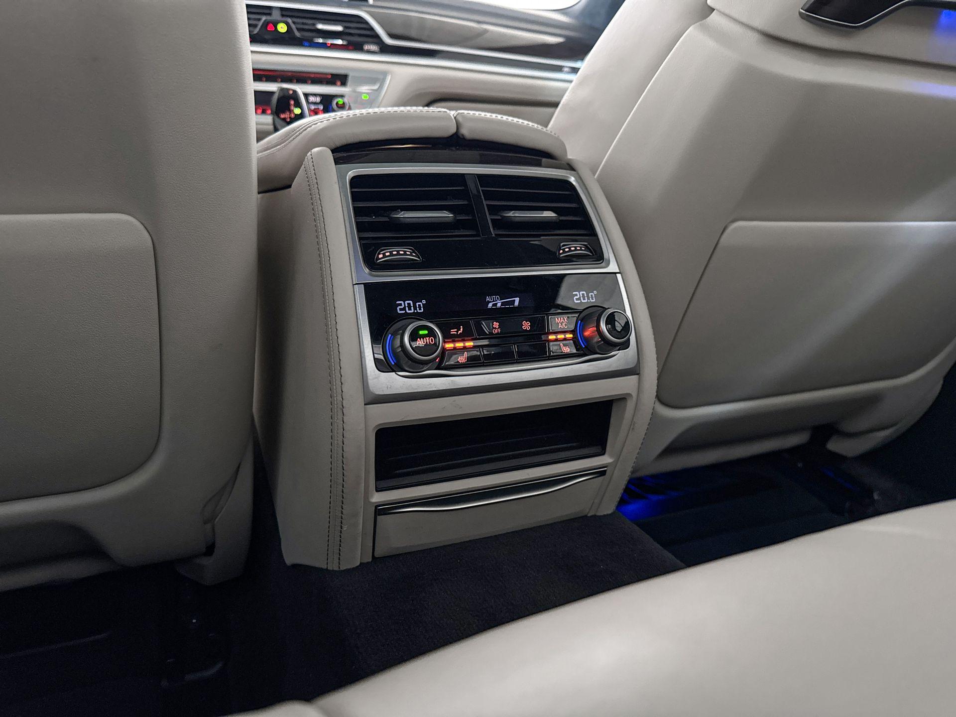 Foto van BMW 745e