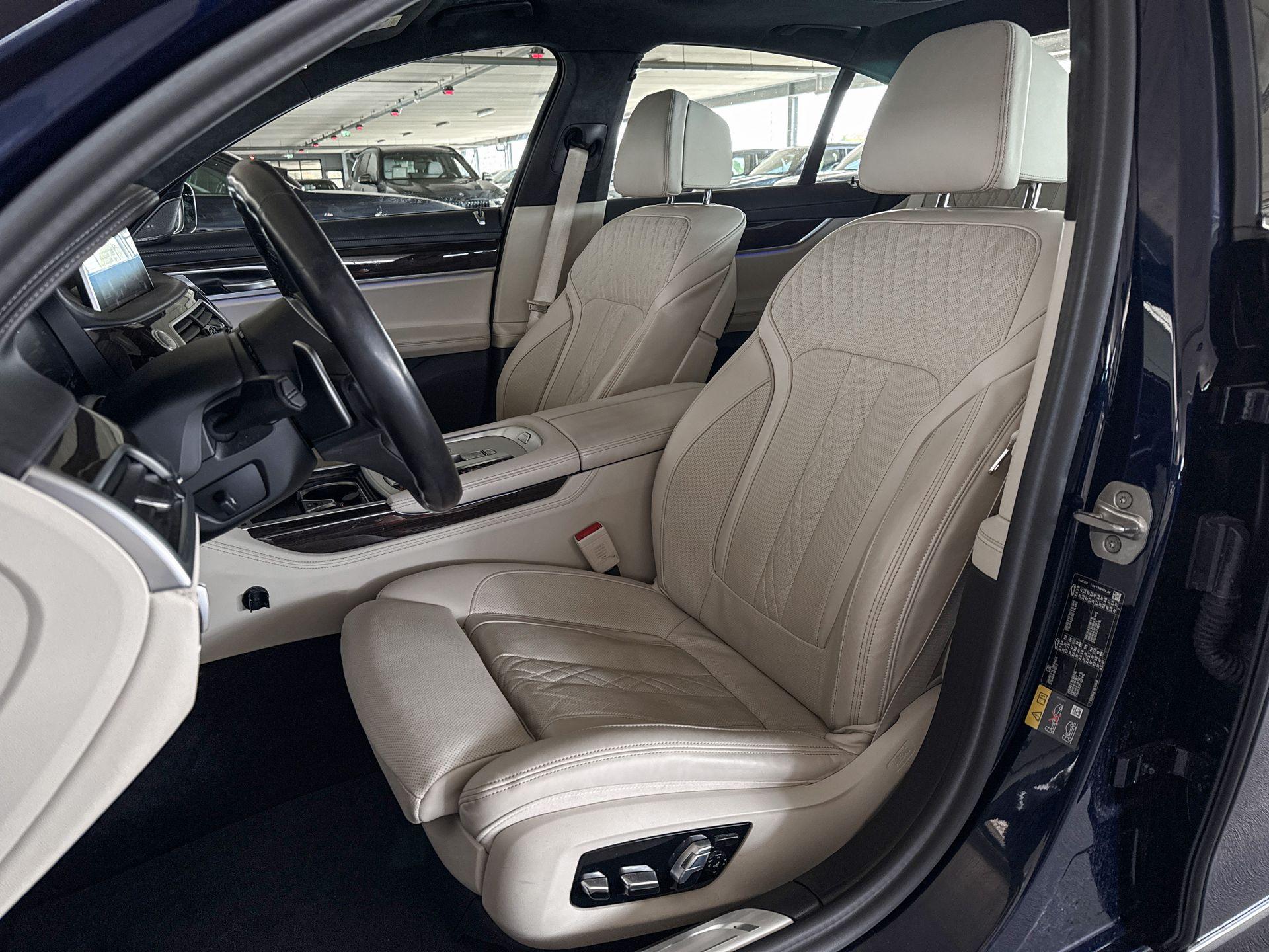 Foto van BMW 745e