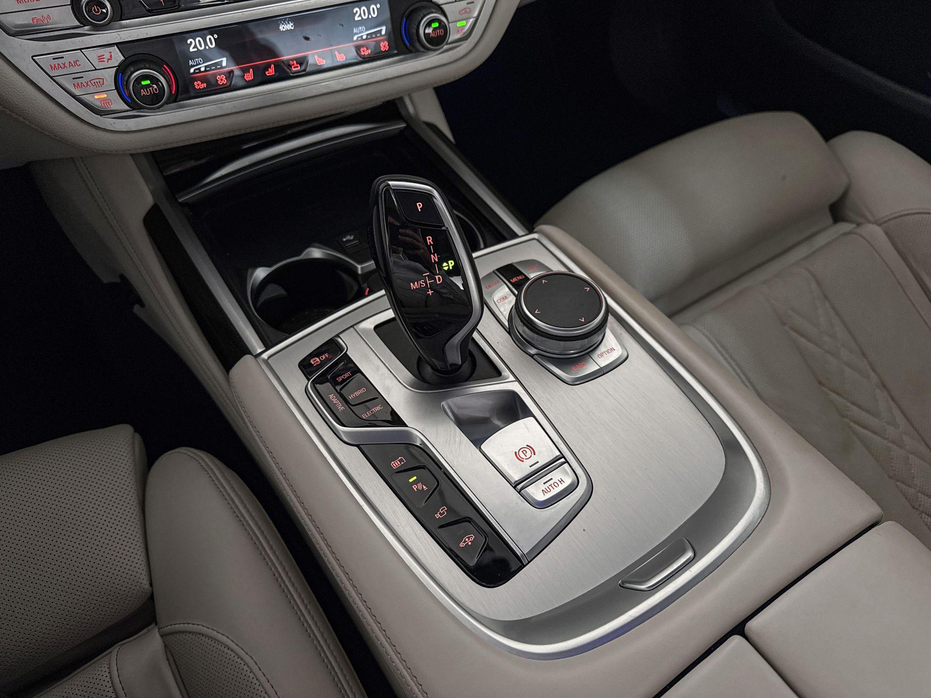 Foto van BMW 745e