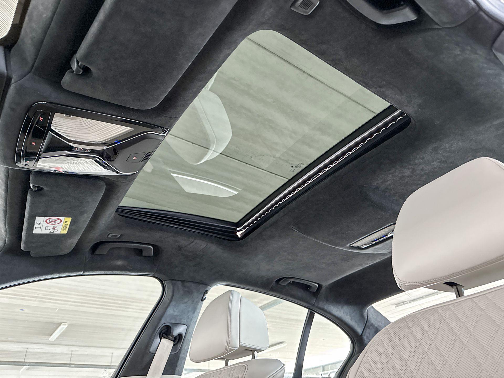 Foto van BMW 745e