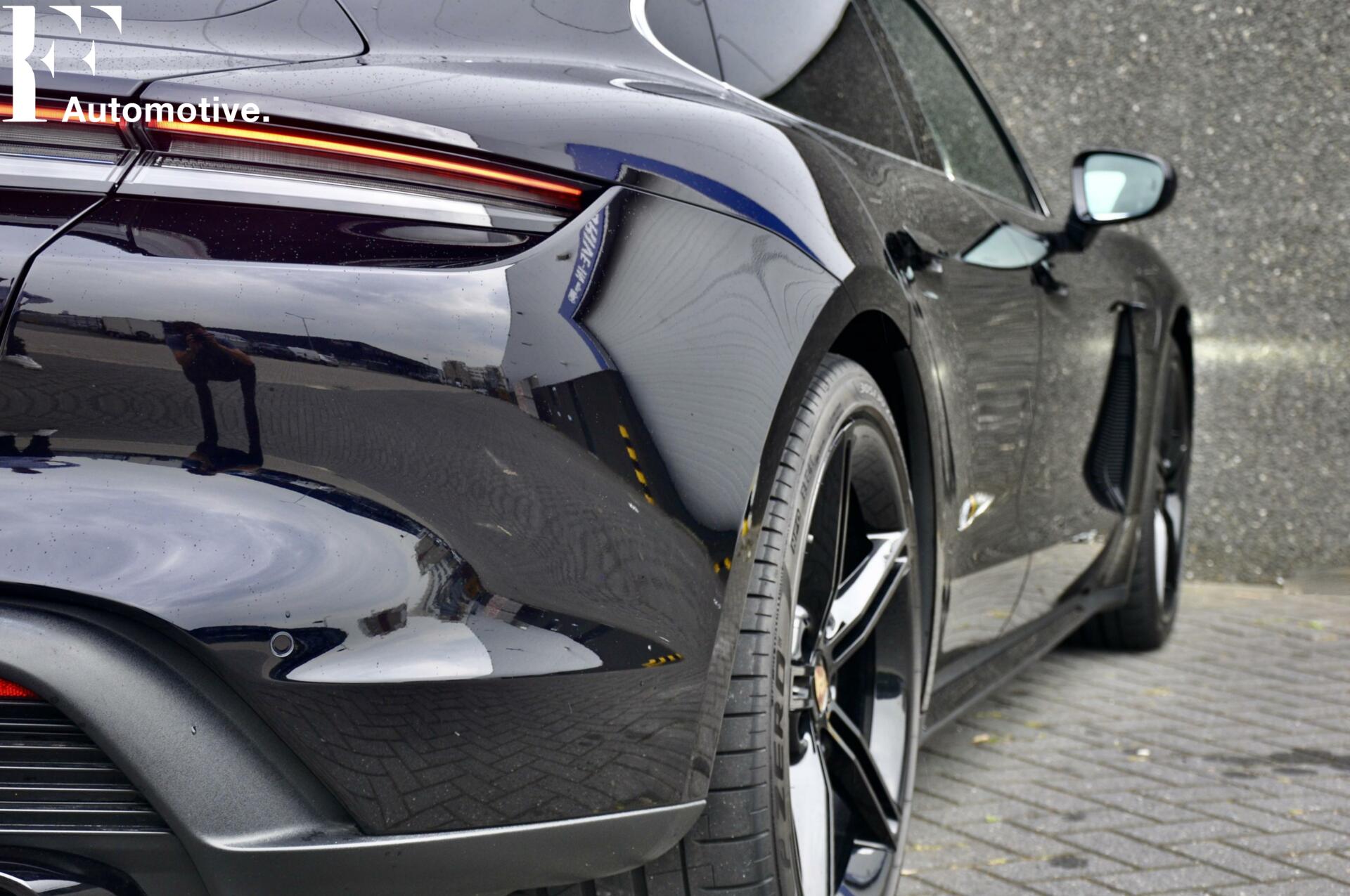 Foto van Porsche Taycan
