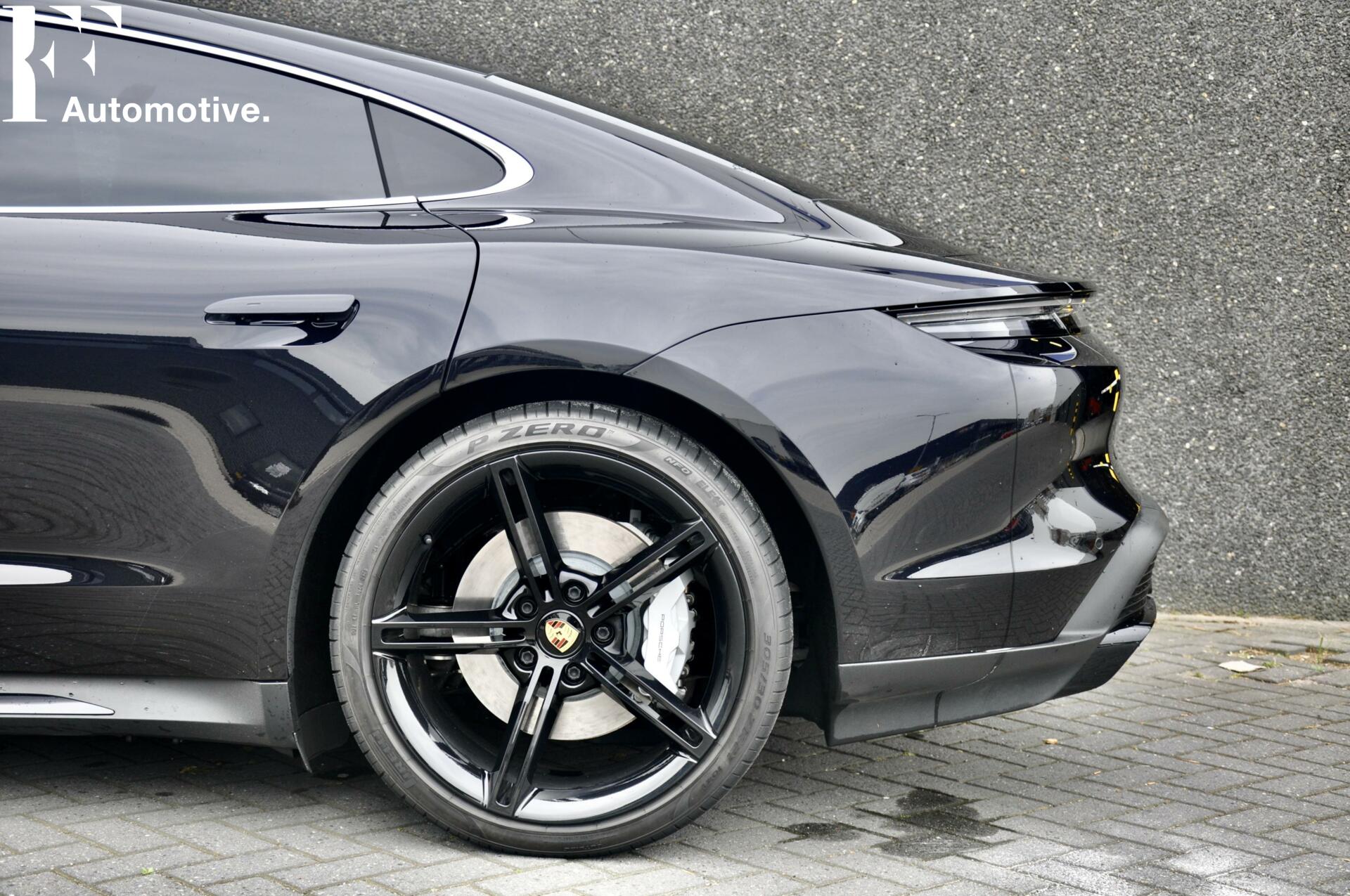 Foto van Porsche Taycan