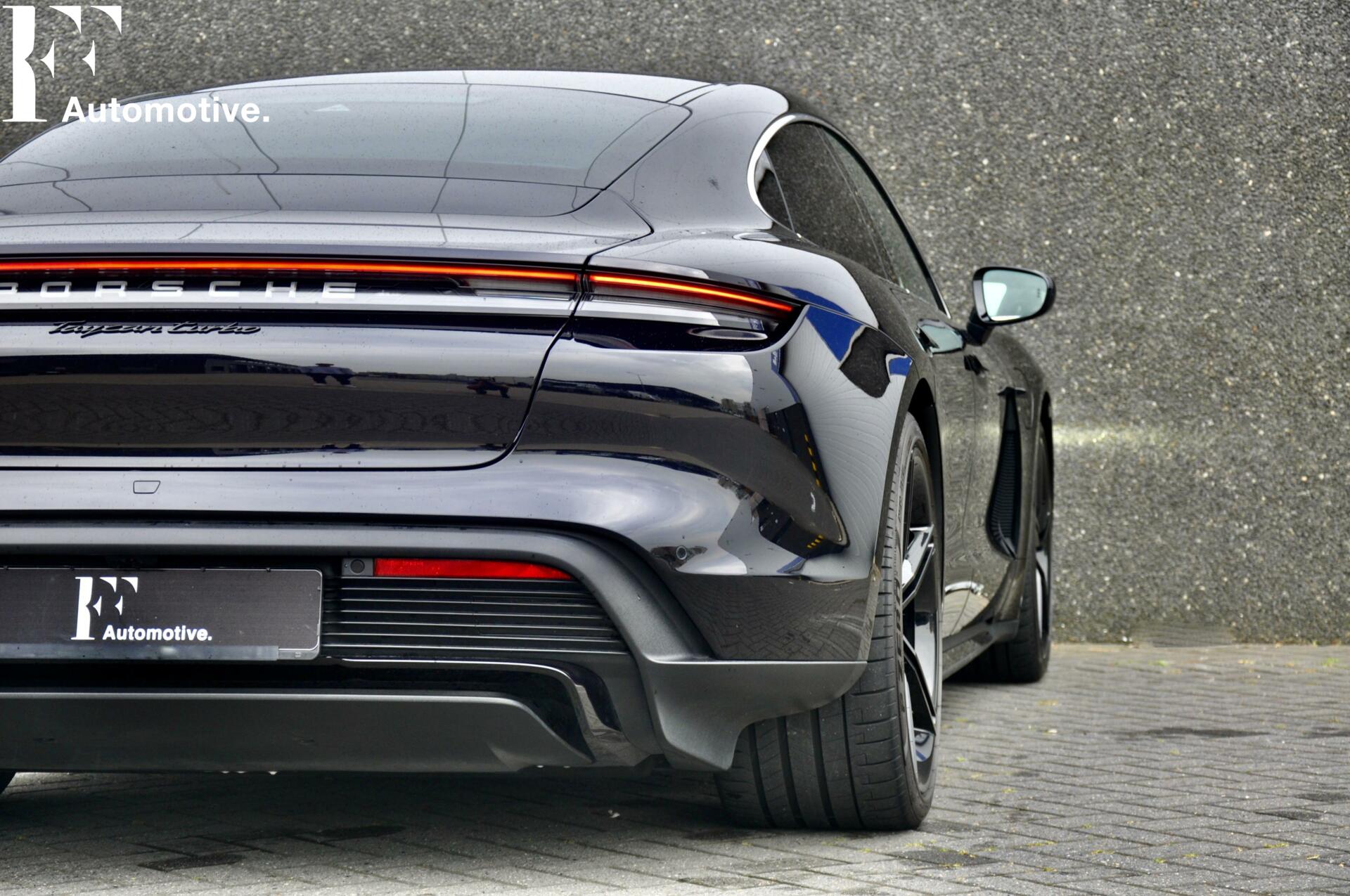 Foto van Porsche Taycan