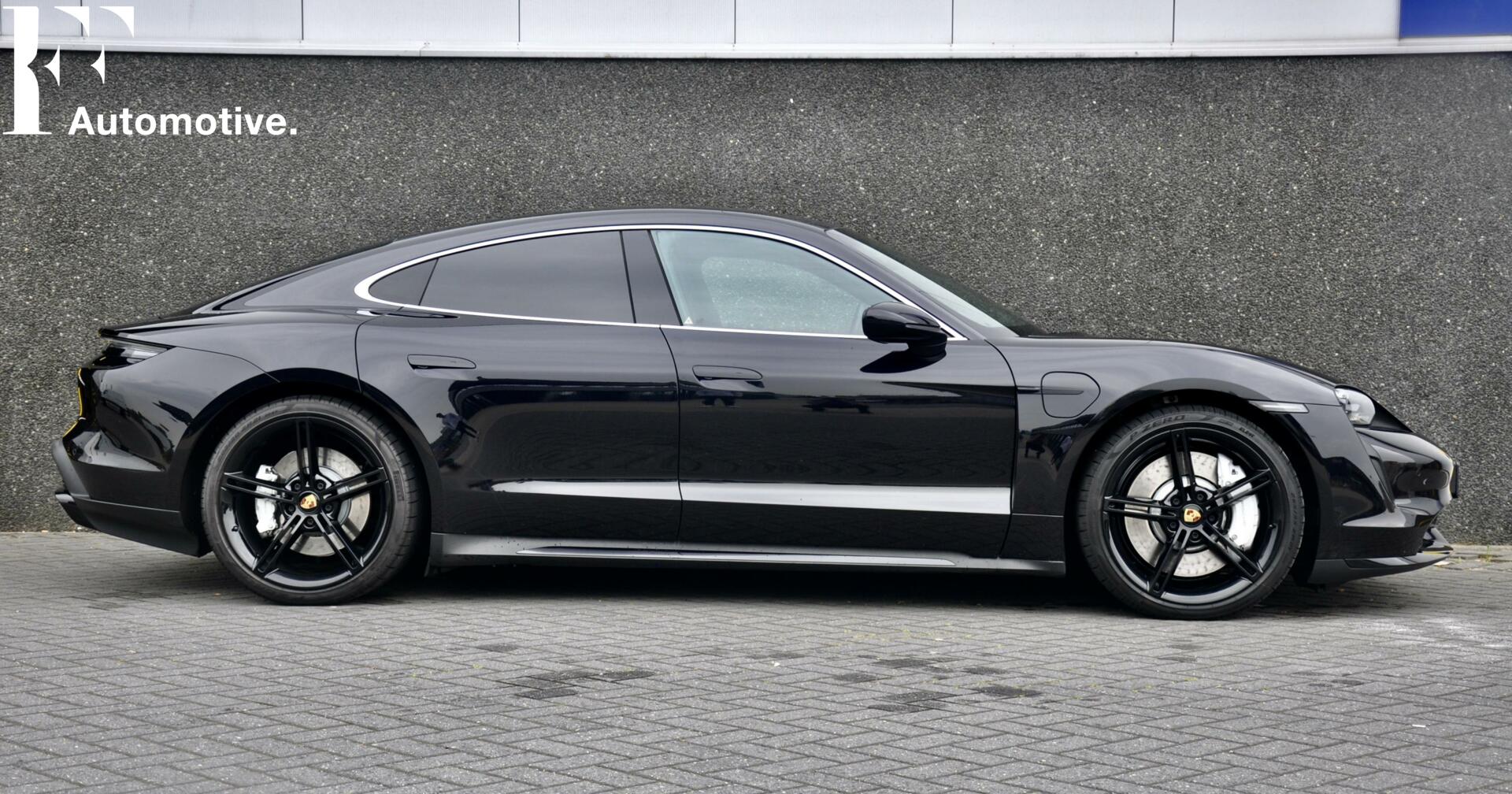 Foto van Porsche Taycan