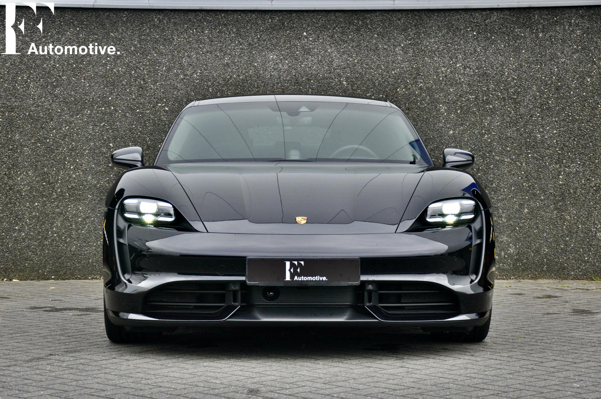 Foto van Porsche Taycan