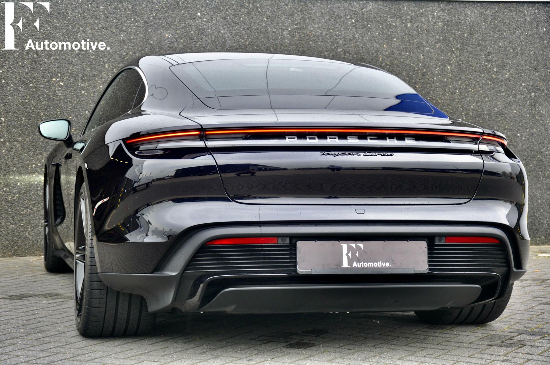 Foto van Porsche Taycan