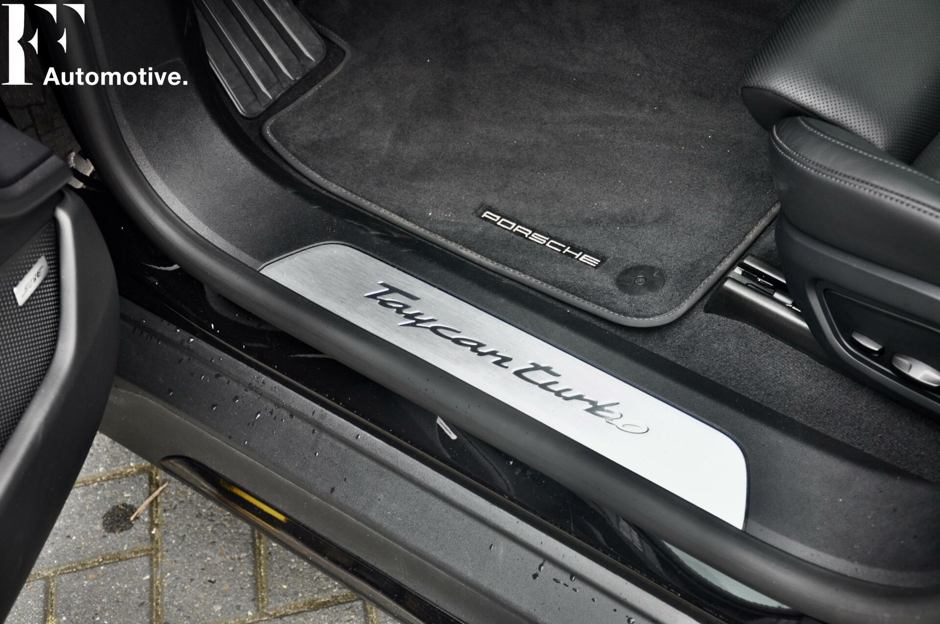 Foto van Porsche Taycan