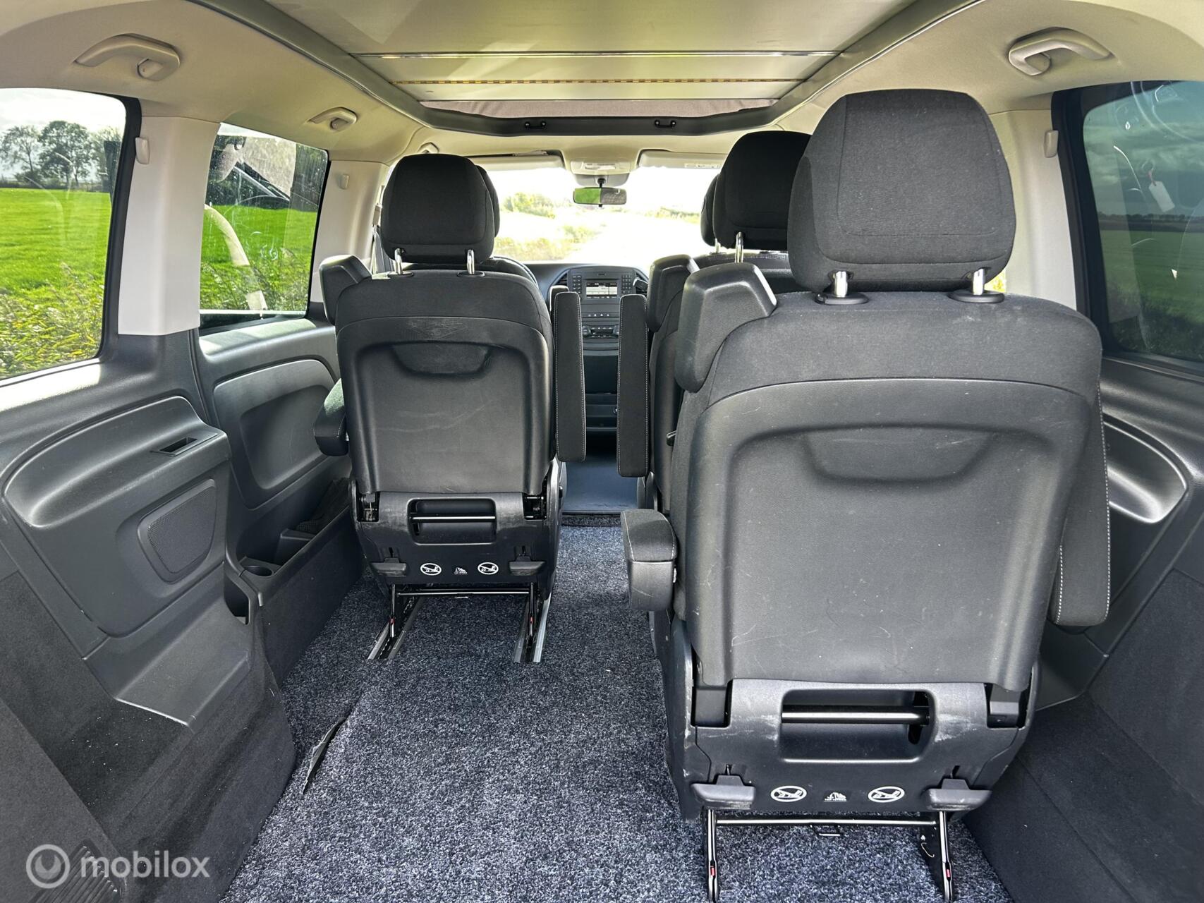 Foto van Mercedes-Benz Vito Tourer
