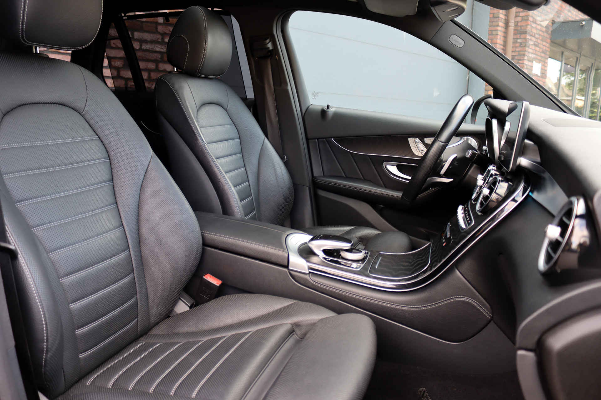 Foto van Mercedes-Benz GLC 350 E 4Matic