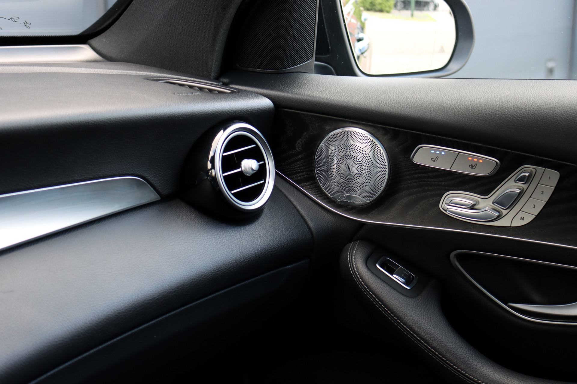 Foto van Mercedes-Benz GLC 350 E 4Matic
