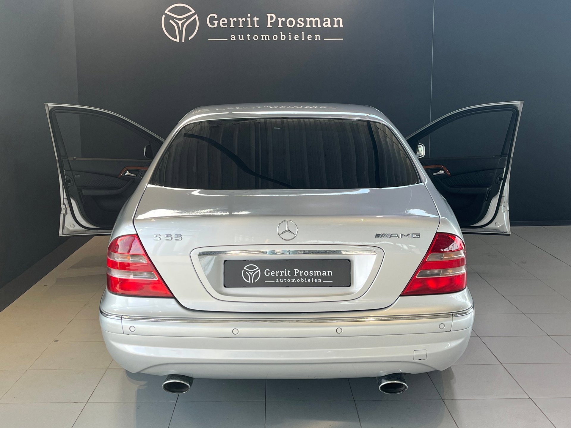 Foto van Mercedes-Benz S 55 AMG