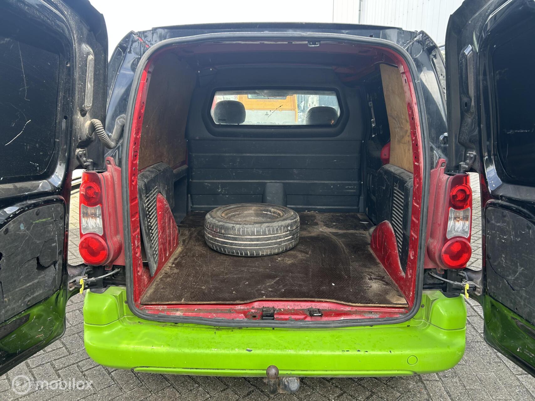 Foto van Peugeot Partner