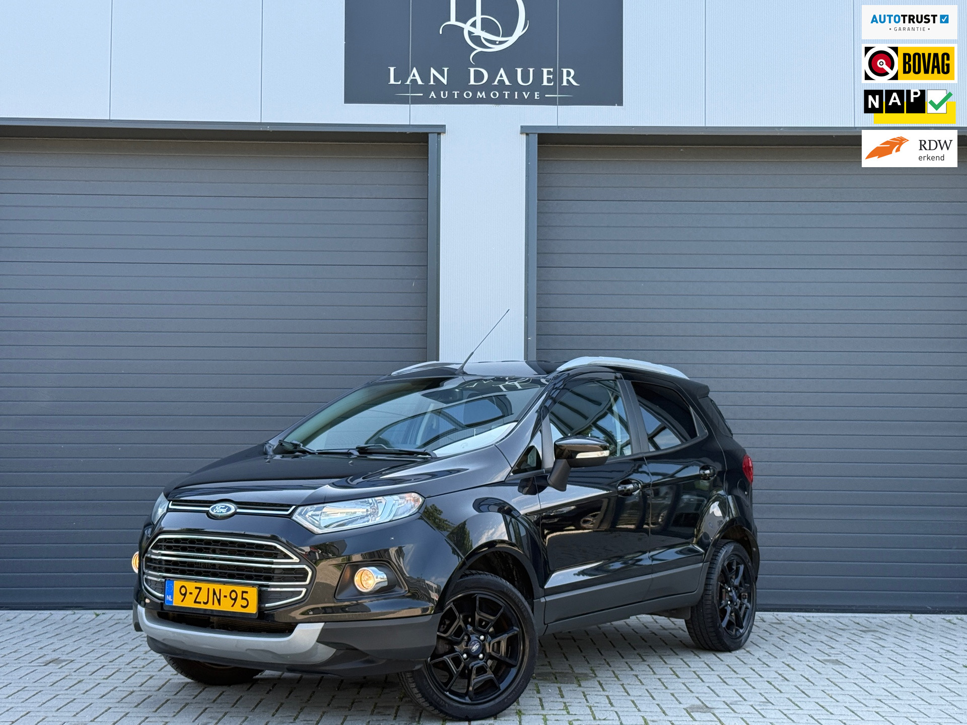 Ford Ecosport 1.0 EcoBoost Titanium /LAGE KM / KEYLESS / APK 2015 - voorkant