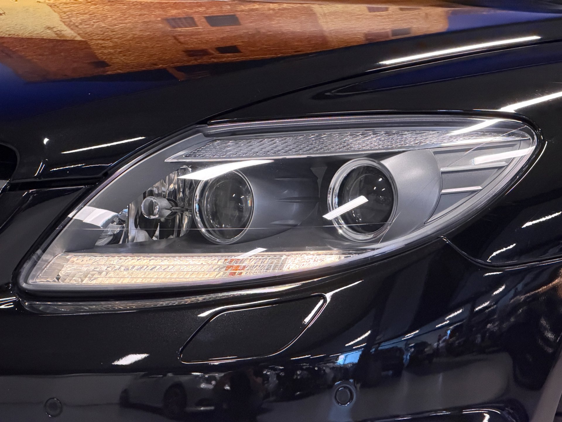 Foto van Mercedes-Benz CL 63 AMG