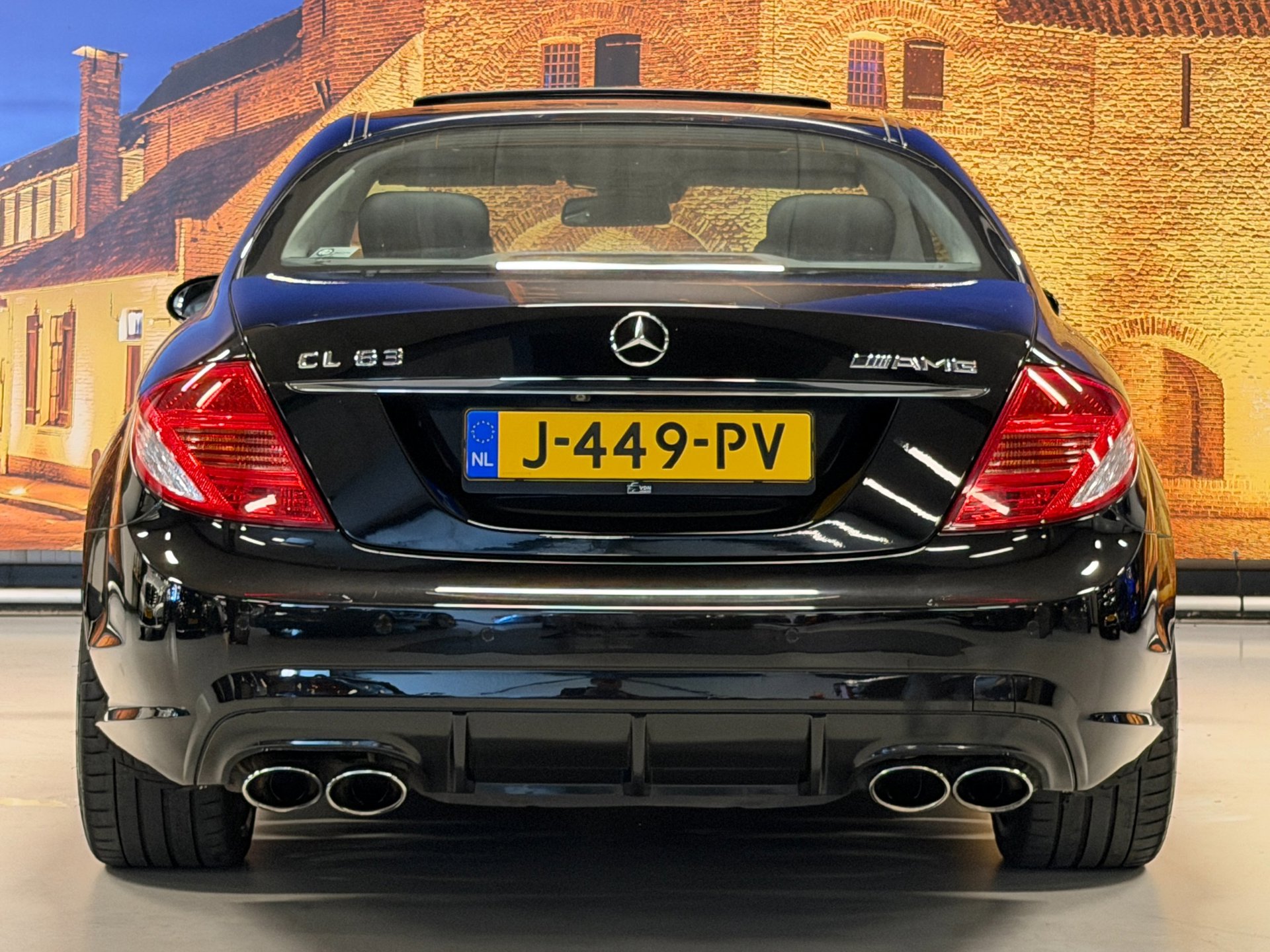 Foto van Mercedes-Benz CL 63 AMG