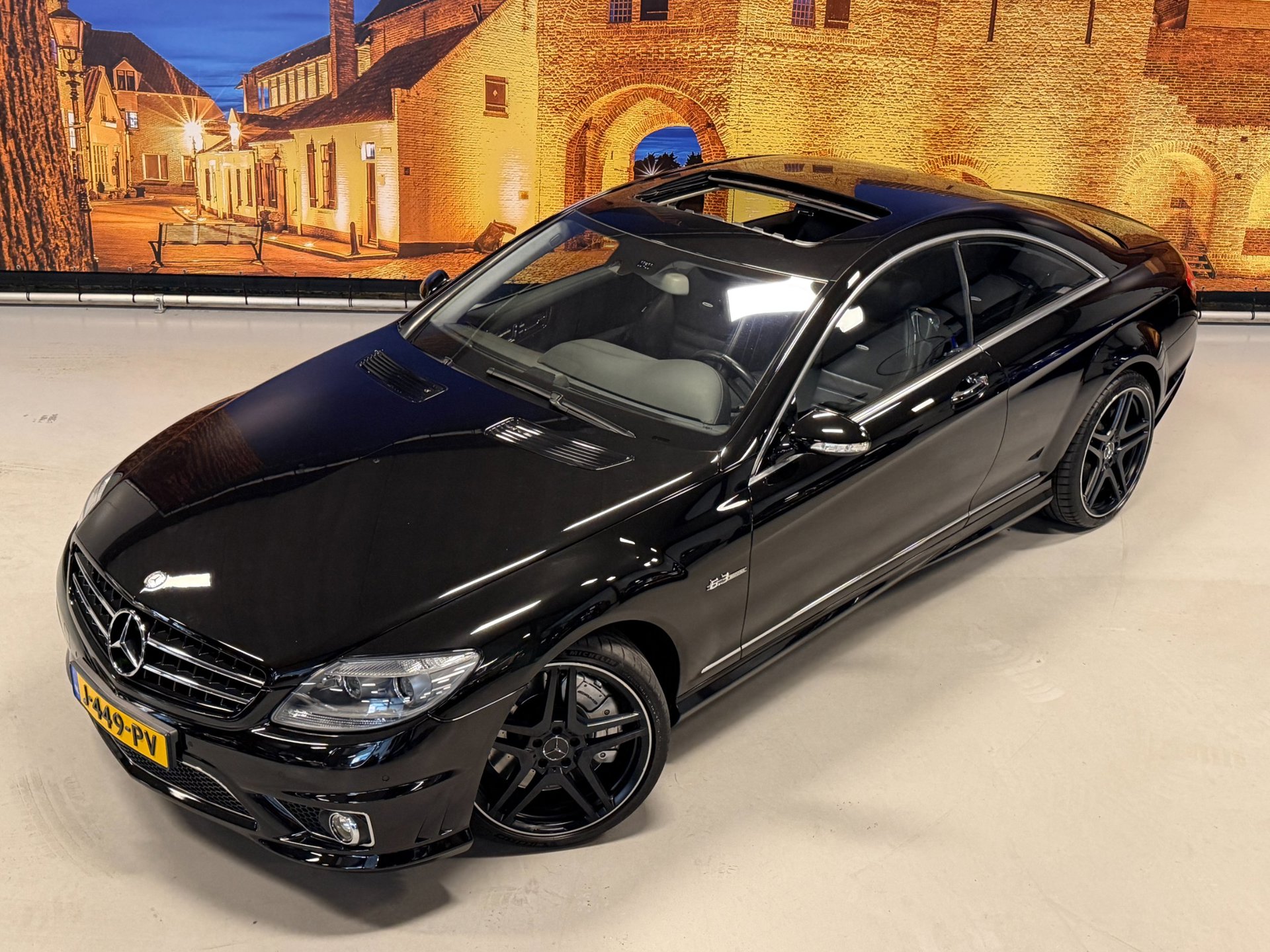 Foto van Mercedes-Benz CL 63 AMG