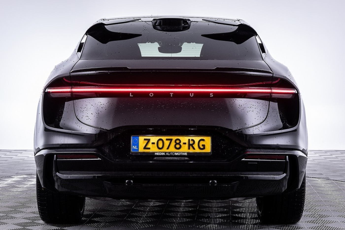 Foto van Lotus Eletre