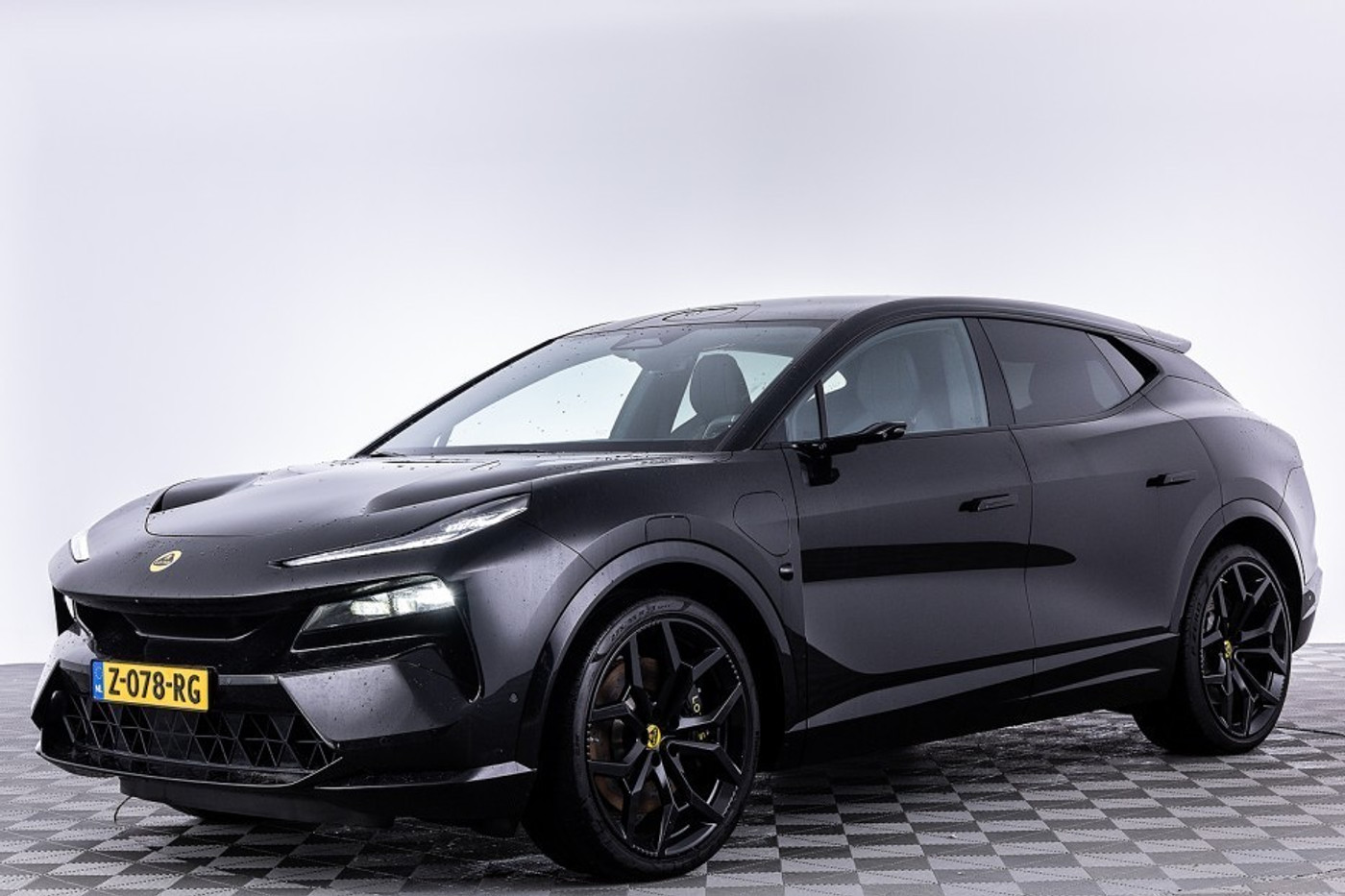Foto van Lotus Eletre