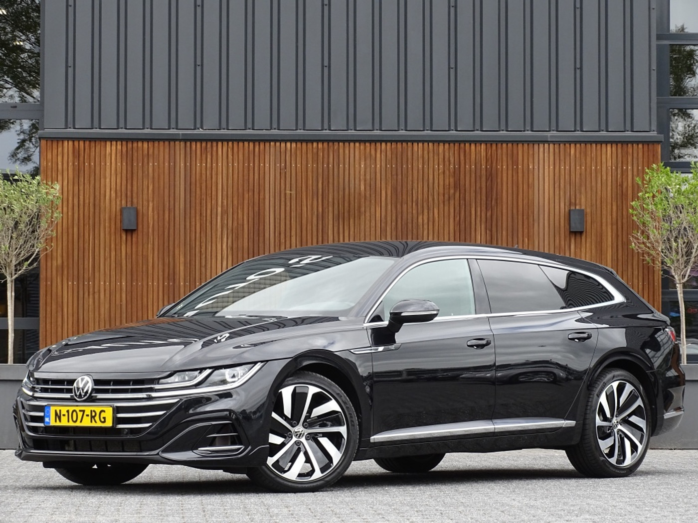 Volkswagen Arteon 2.0 TSI 191PK DSG / R-Line / LED 2021 - voorkant
