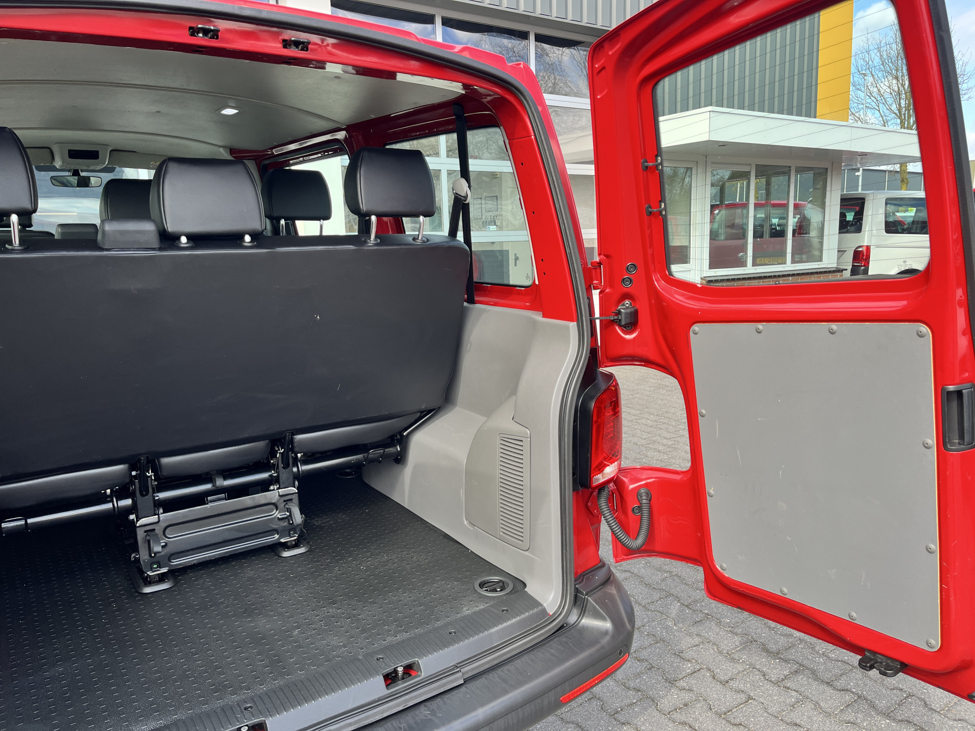Foto van Volkswagen Transporter Kombi