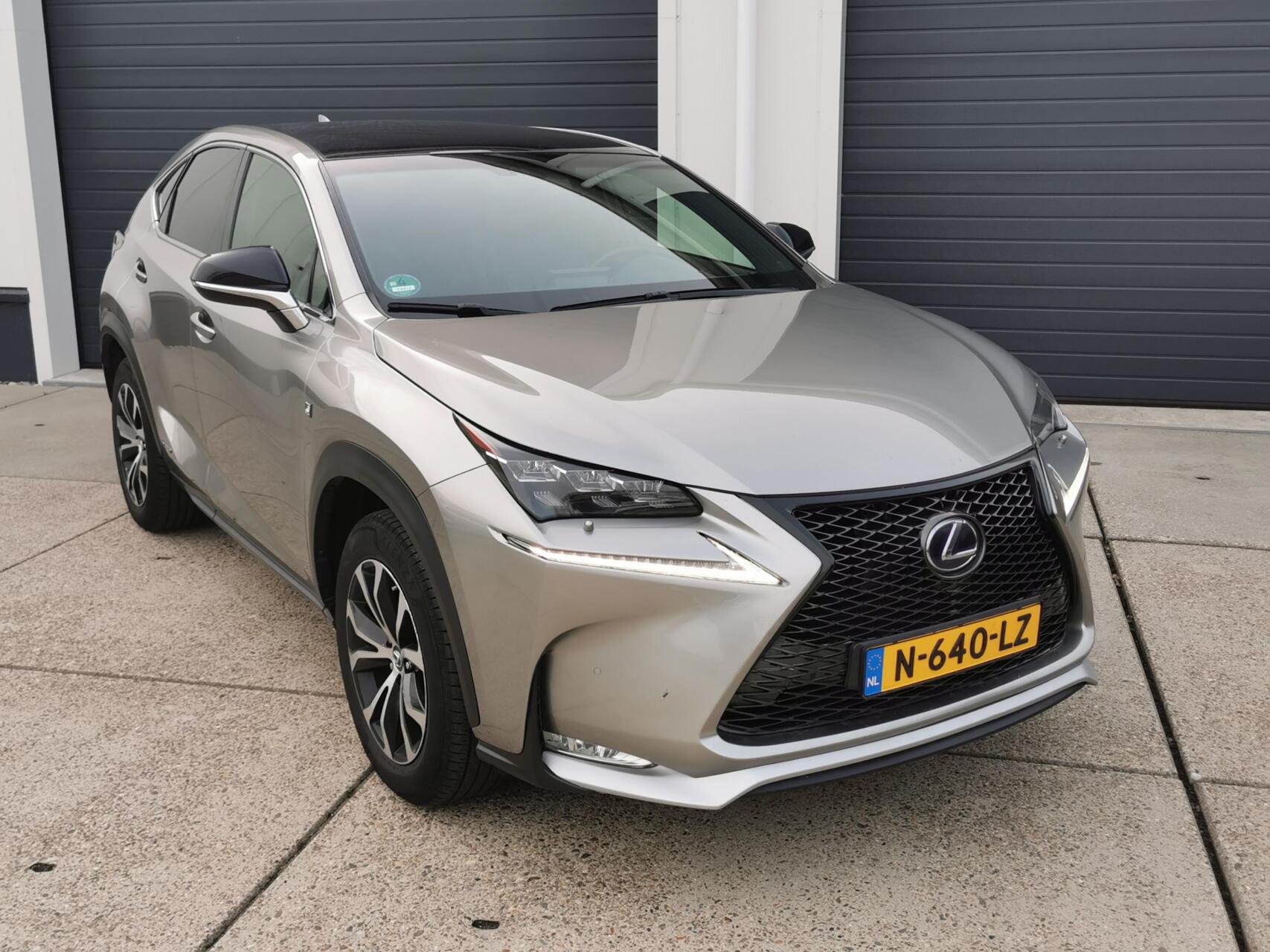 Foto van Lexus Lexus Nx300h