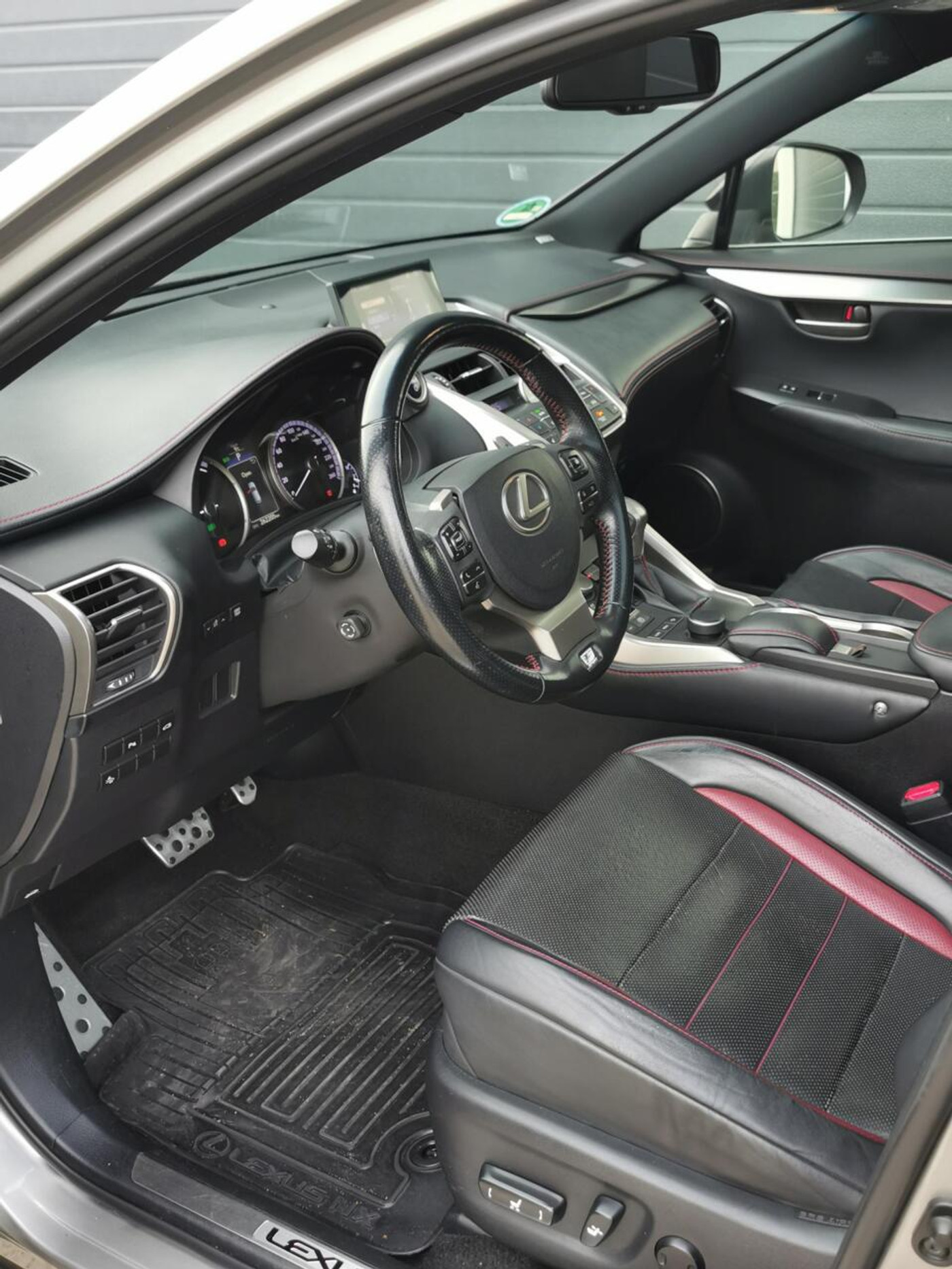 Foto van Lexus Lexus Nx300h