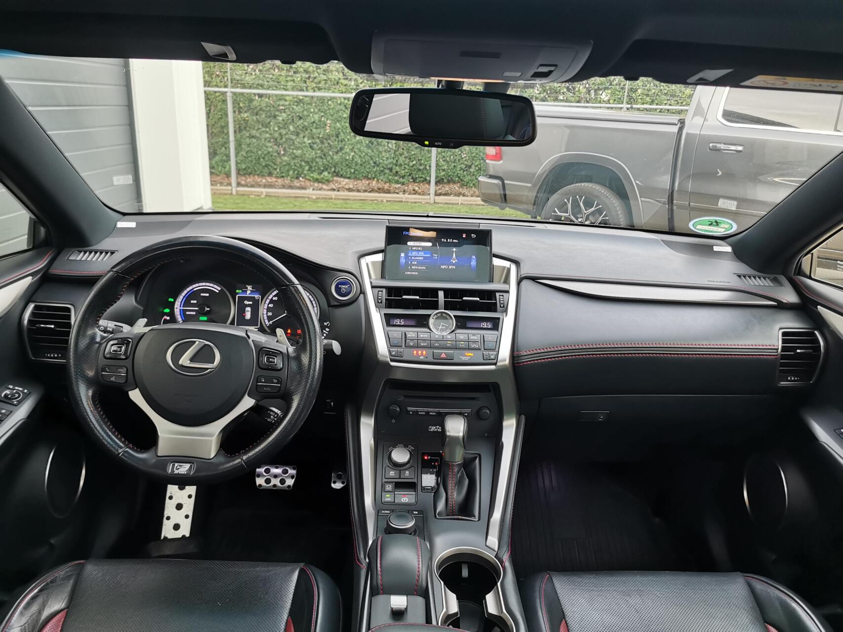 Foto van Lexus Lexus Nx300h