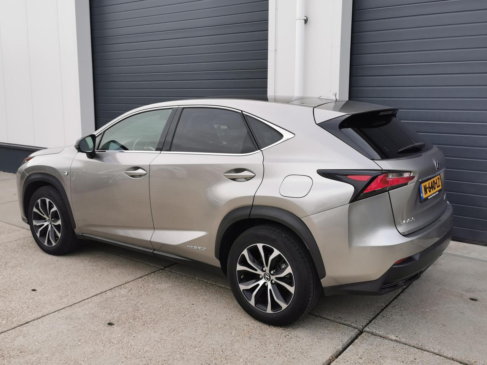 Foto van Lexus Lexus Nx300h