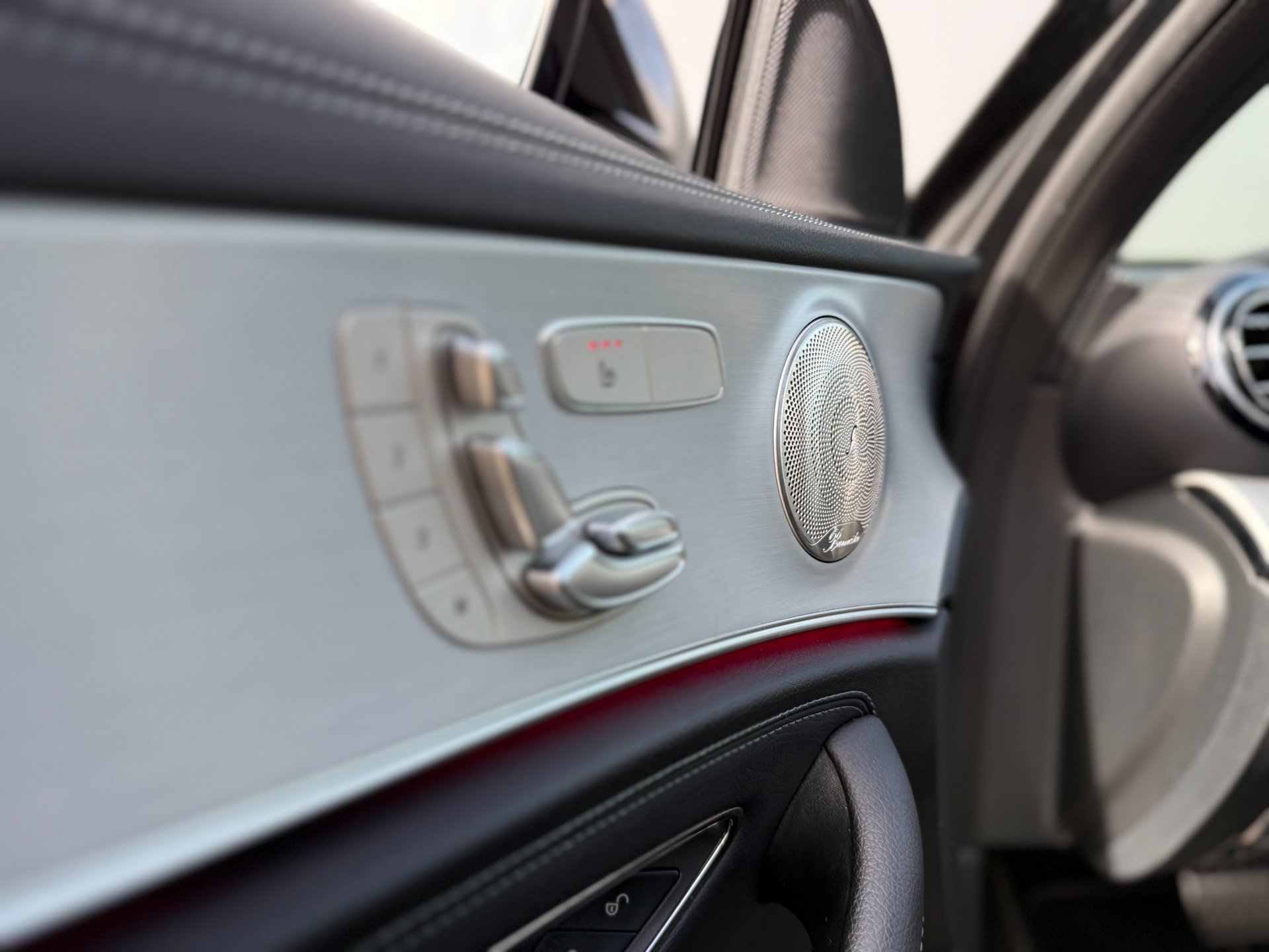 Foto van Mercedes-Benz E 200