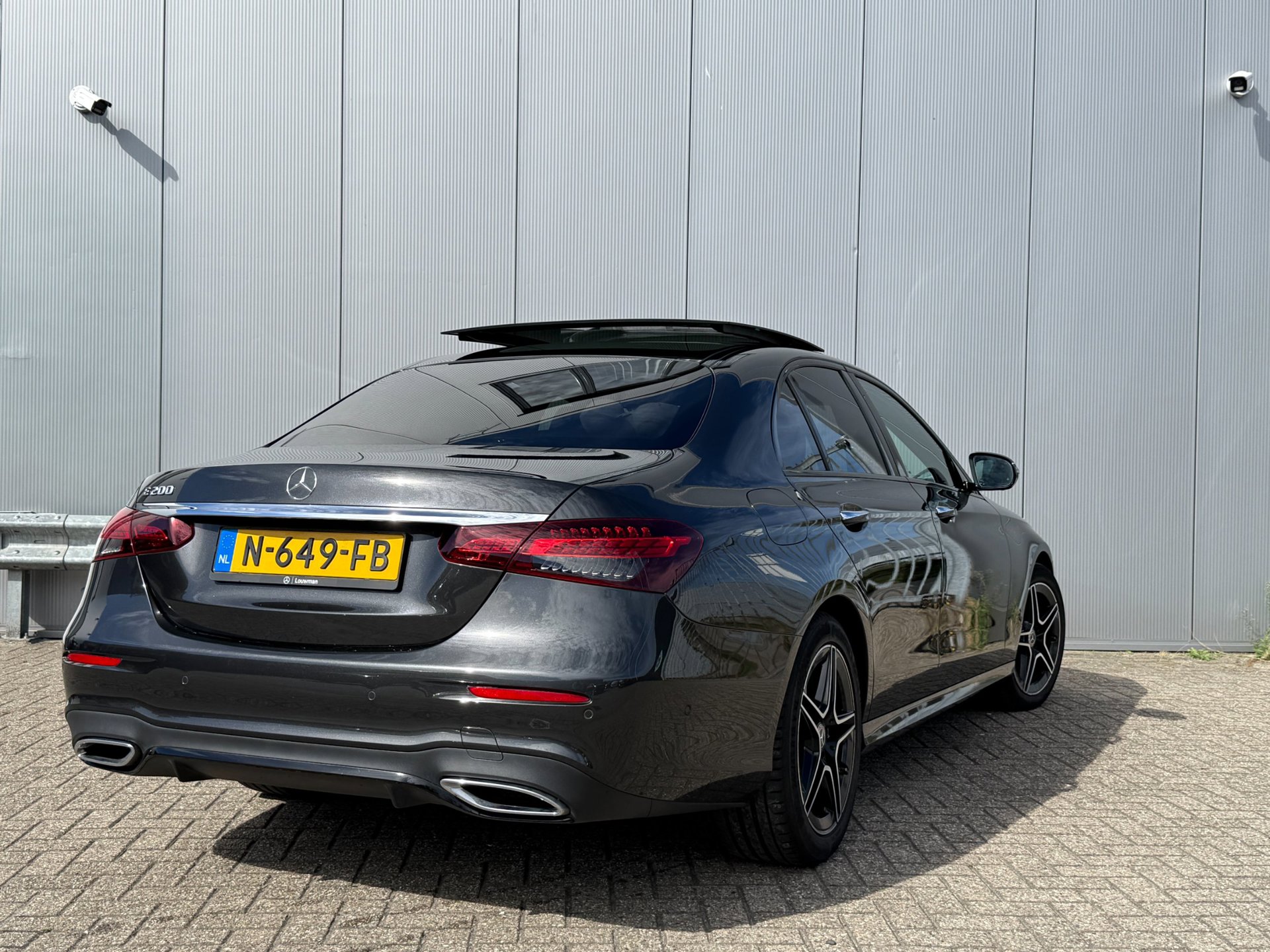 Foto van Mercedes-Benz E 200