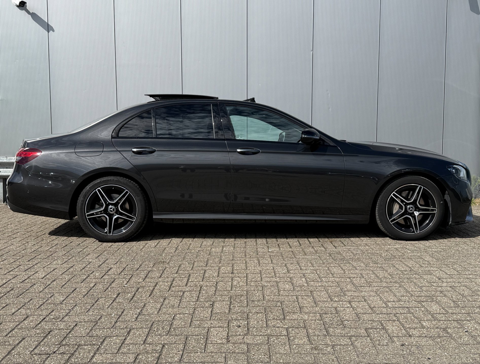 Foto van Mercedes-Benz E 200