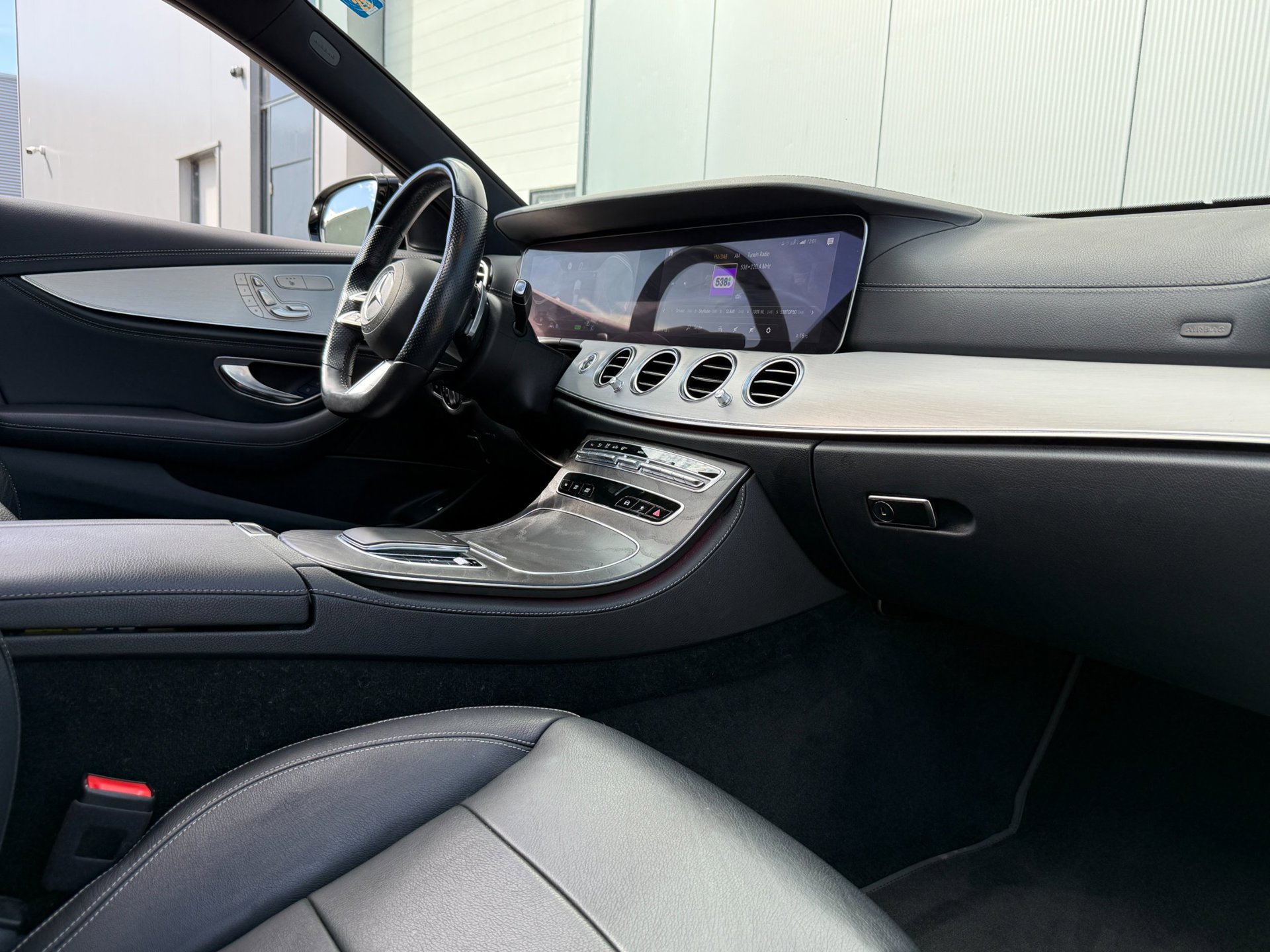 Foto van Mercedes-Benz E 200