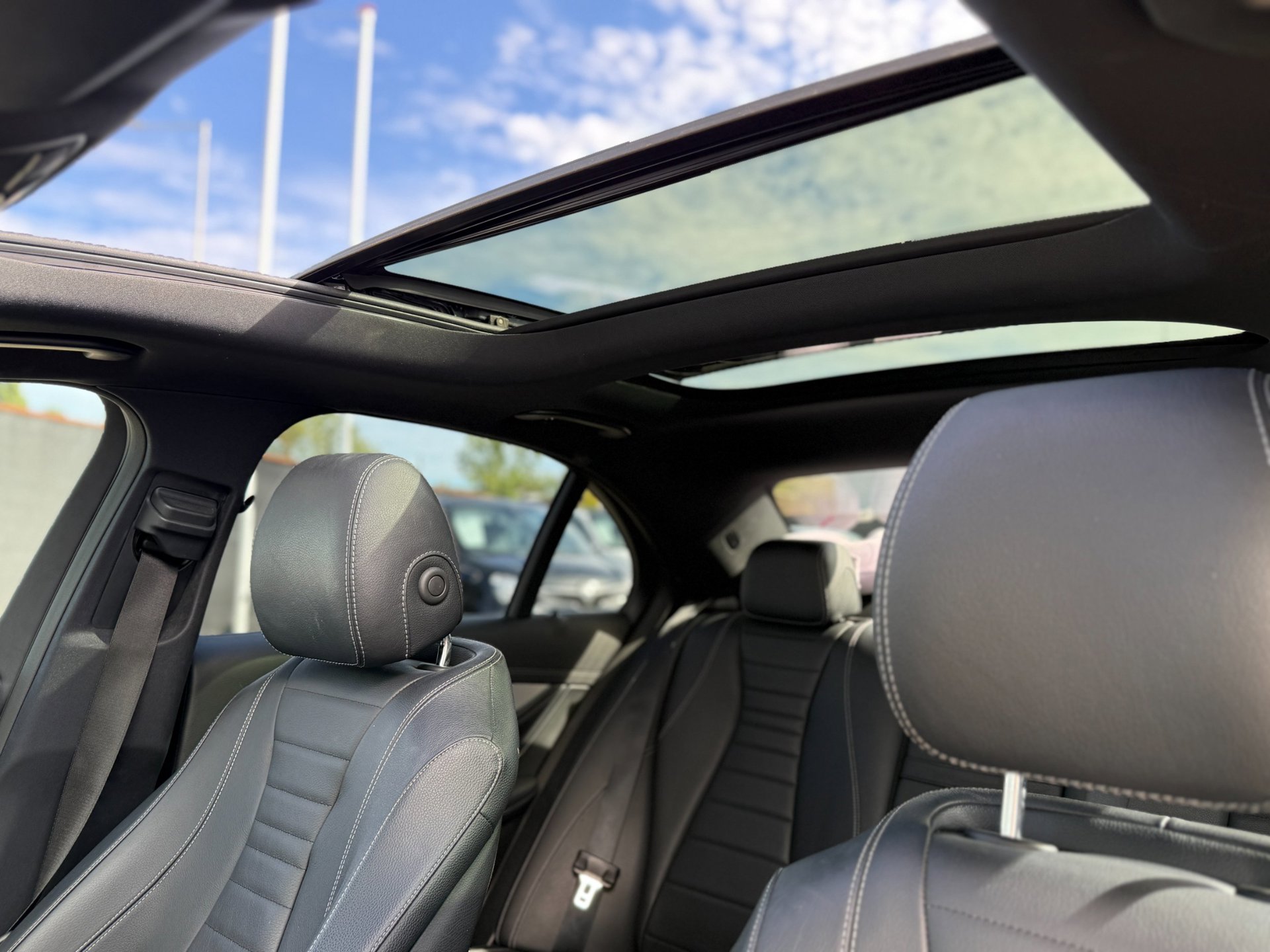 Foto van Mercedes-Benz E 200