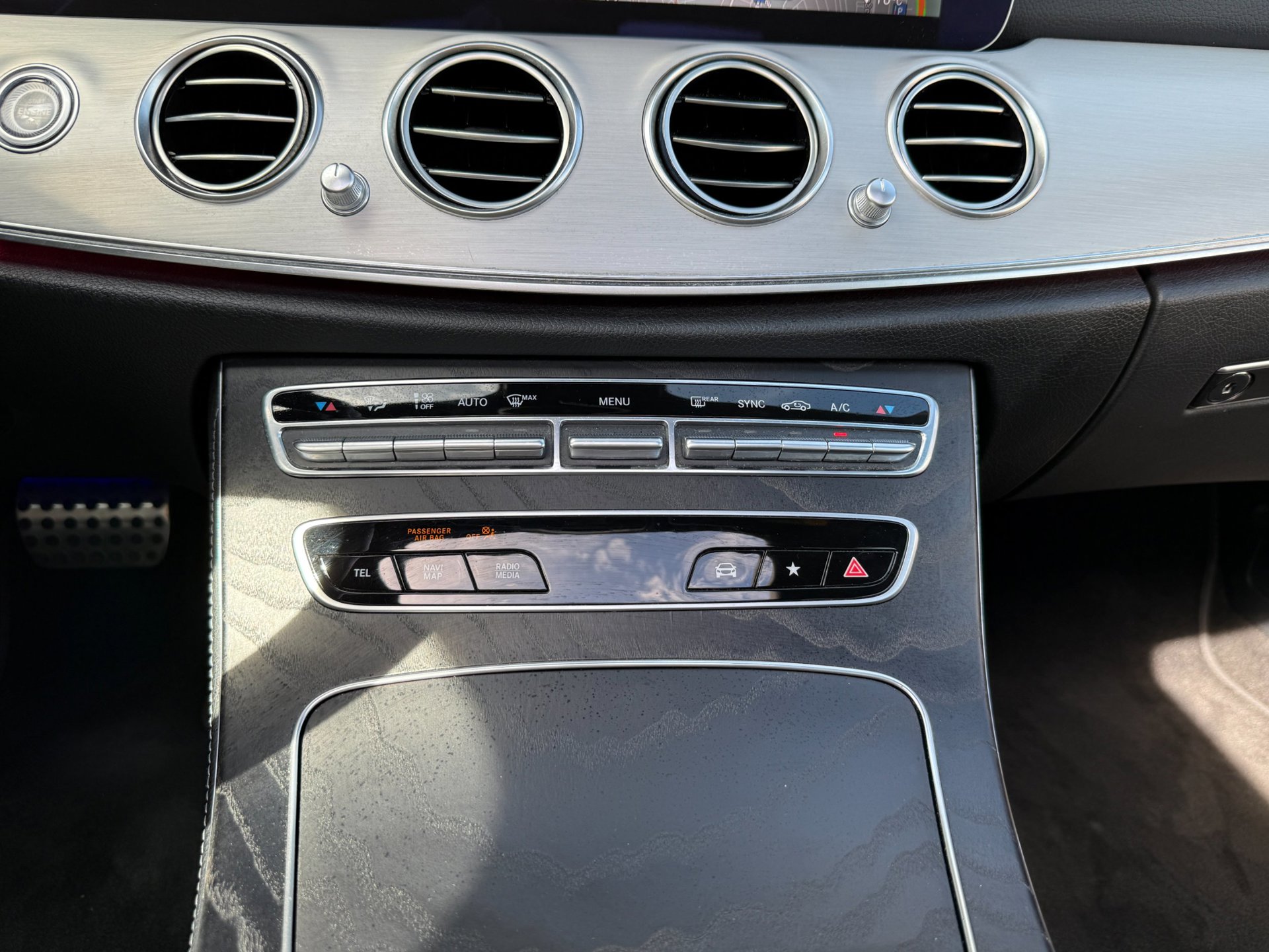 Foto van Mercedes-Benz E 200
