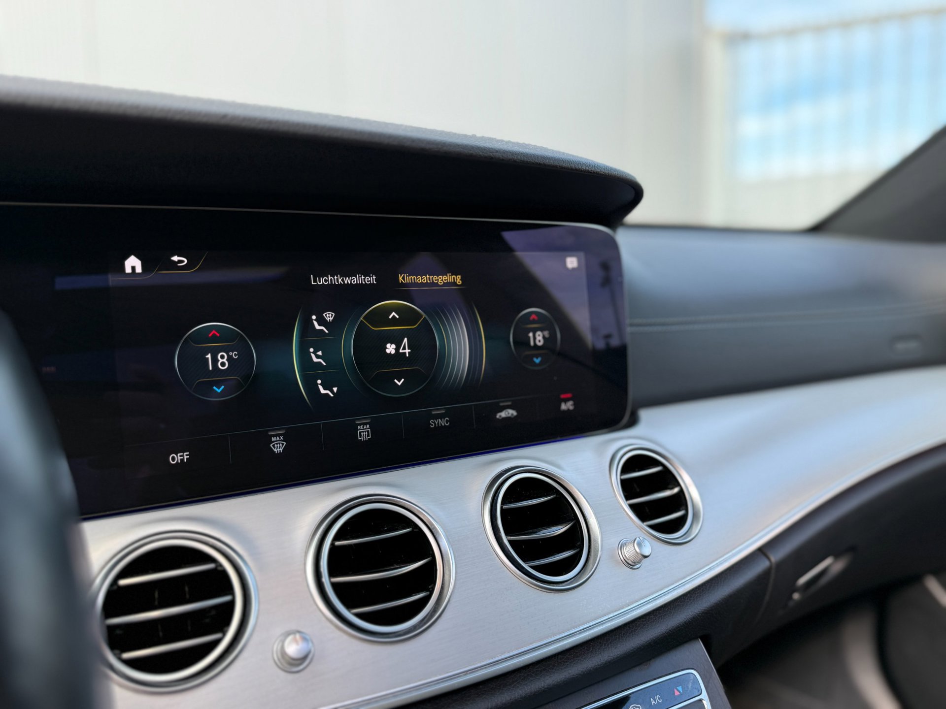 Foto van Mercedes-Benz E 200
