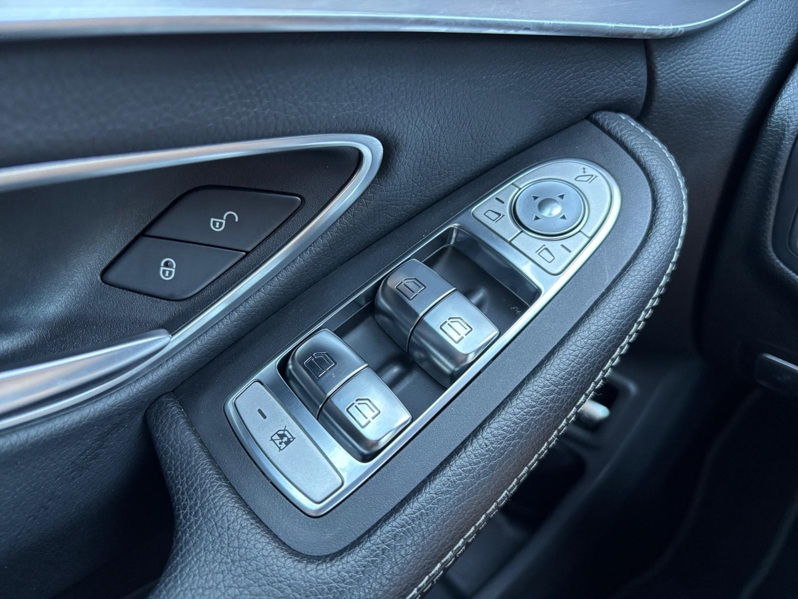 Foto van Mercedes-Benz C 300 E
