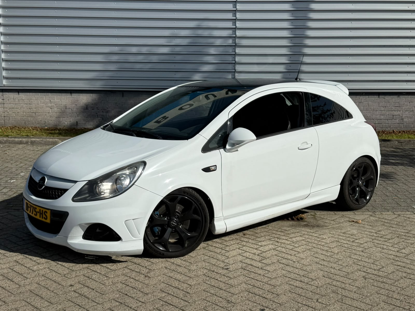Opel Corsa 1.6-16V Turbo OPC 2010 - voorkant