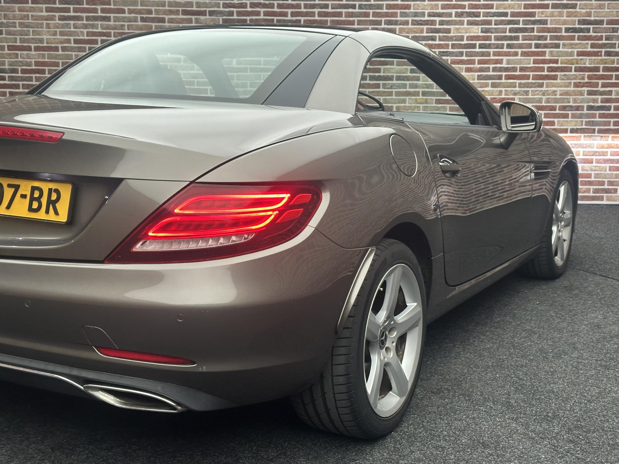 Foto van Mercedes-Benz SLC 200