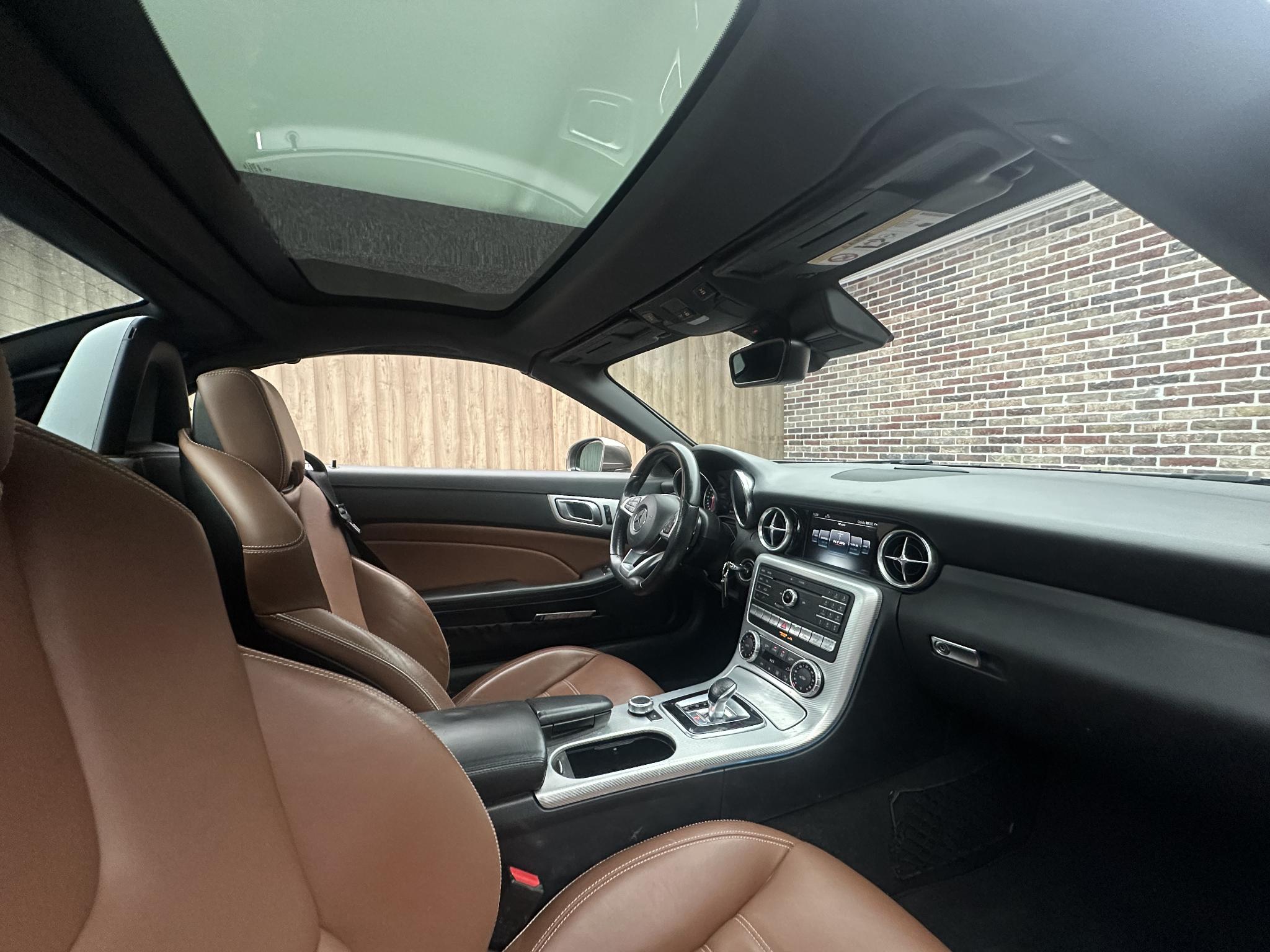 Foto van Mercedes-Benz SLC 200