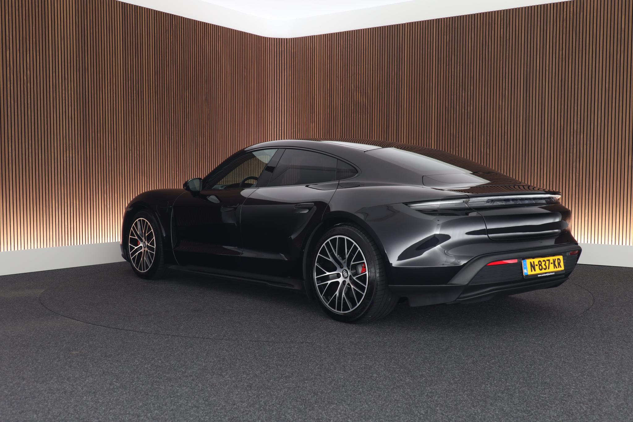 Foto van Porsche Taycan 4s