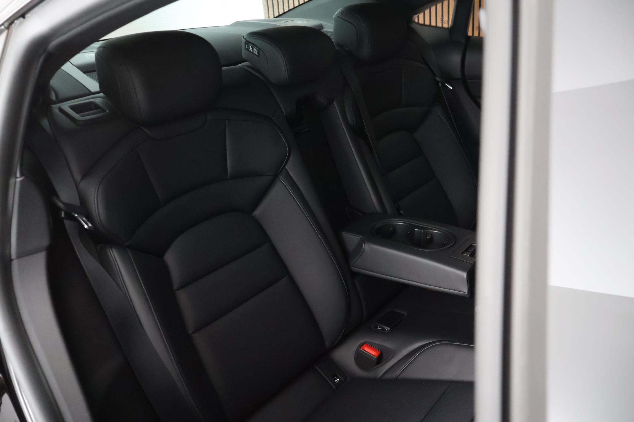 Foto van Porsche Taycan 4s