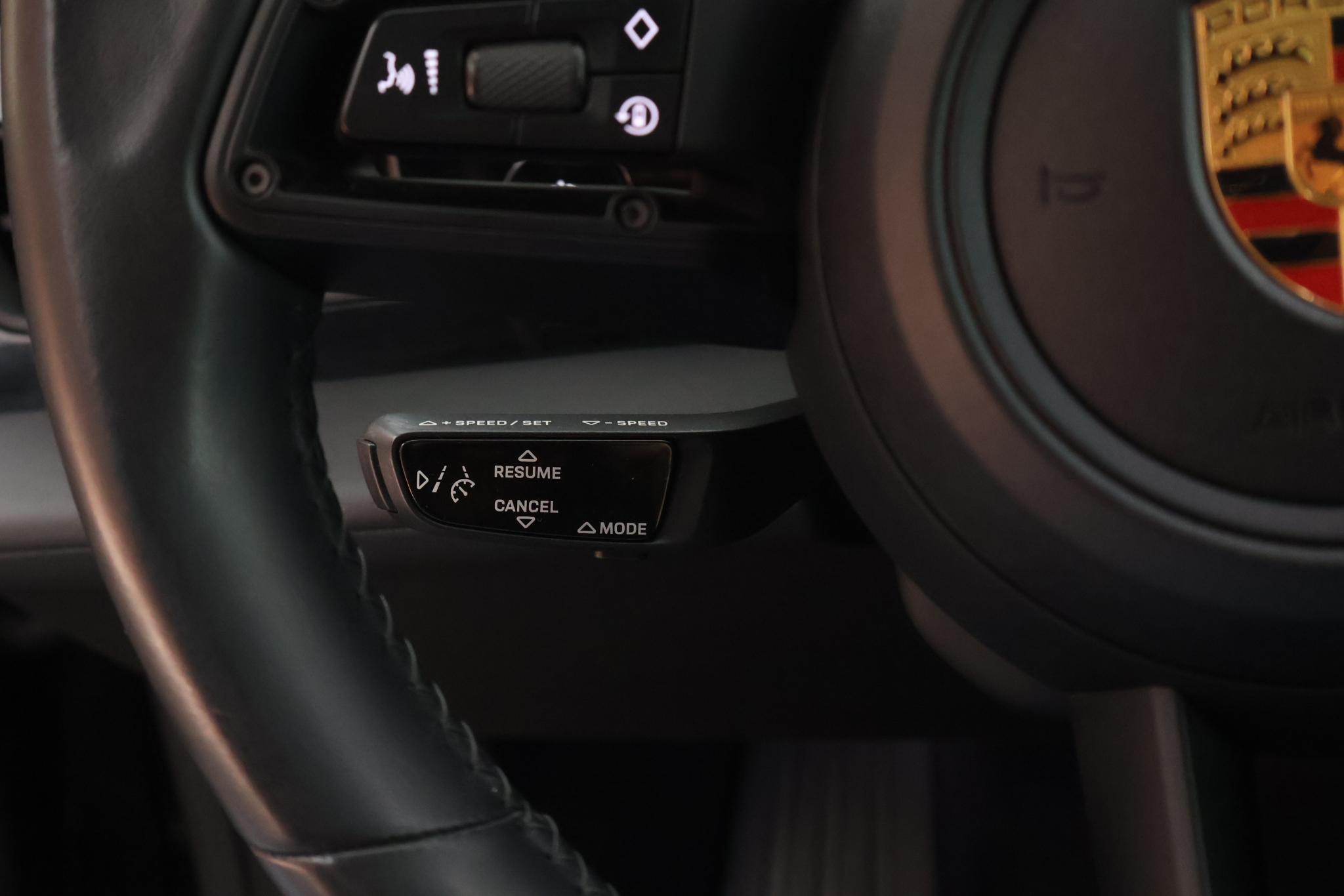 Foto van Porsche Taycan 4s