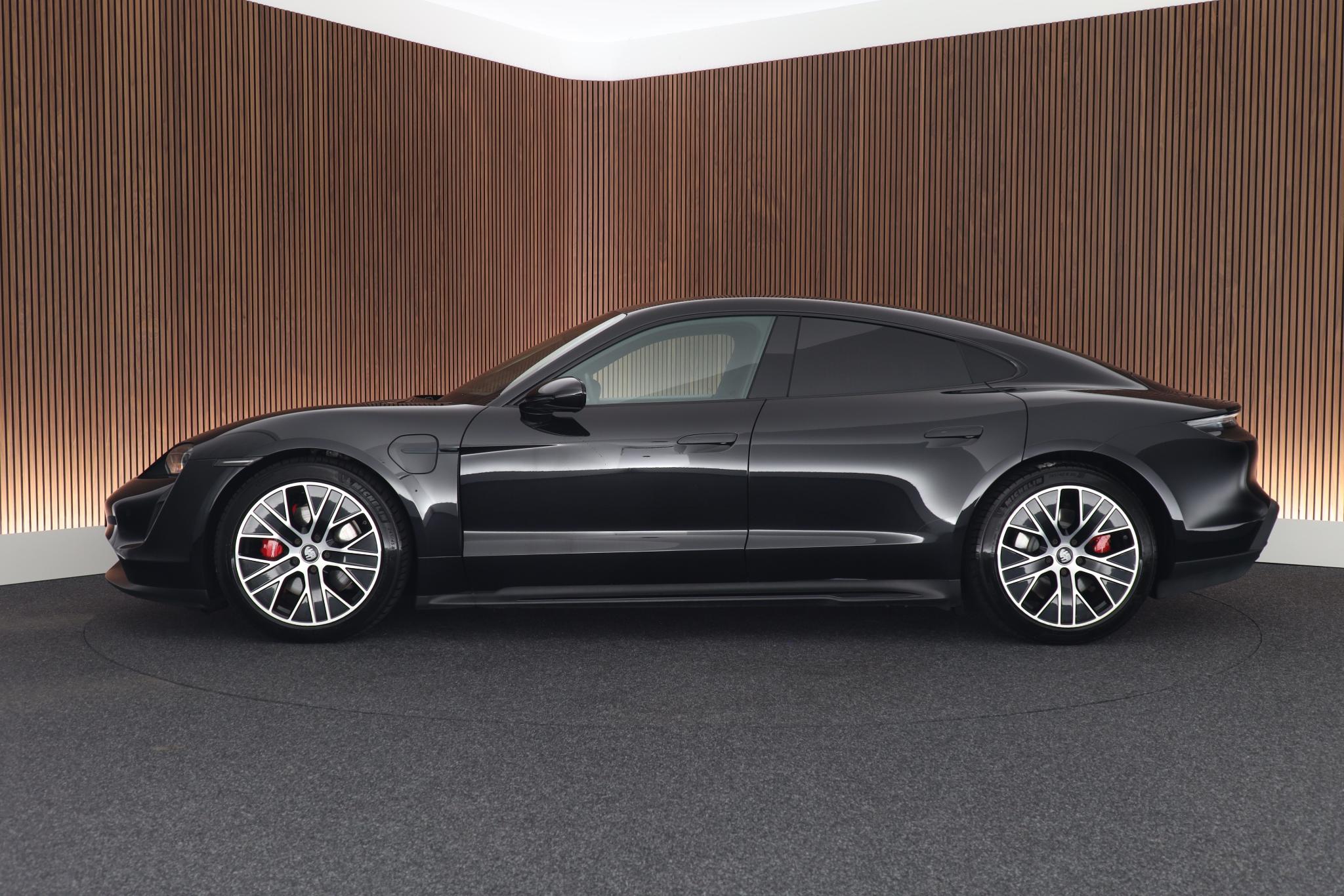 Foto van Porsche Taycan 4s
