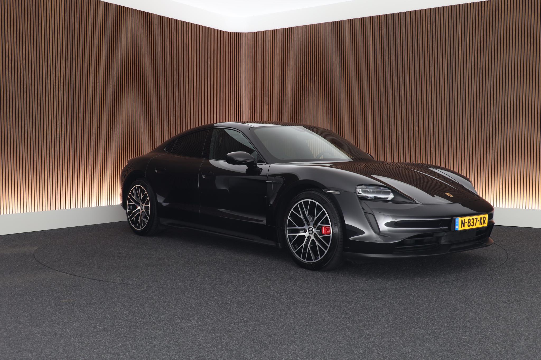 Foto van Porsche Taycan 4s