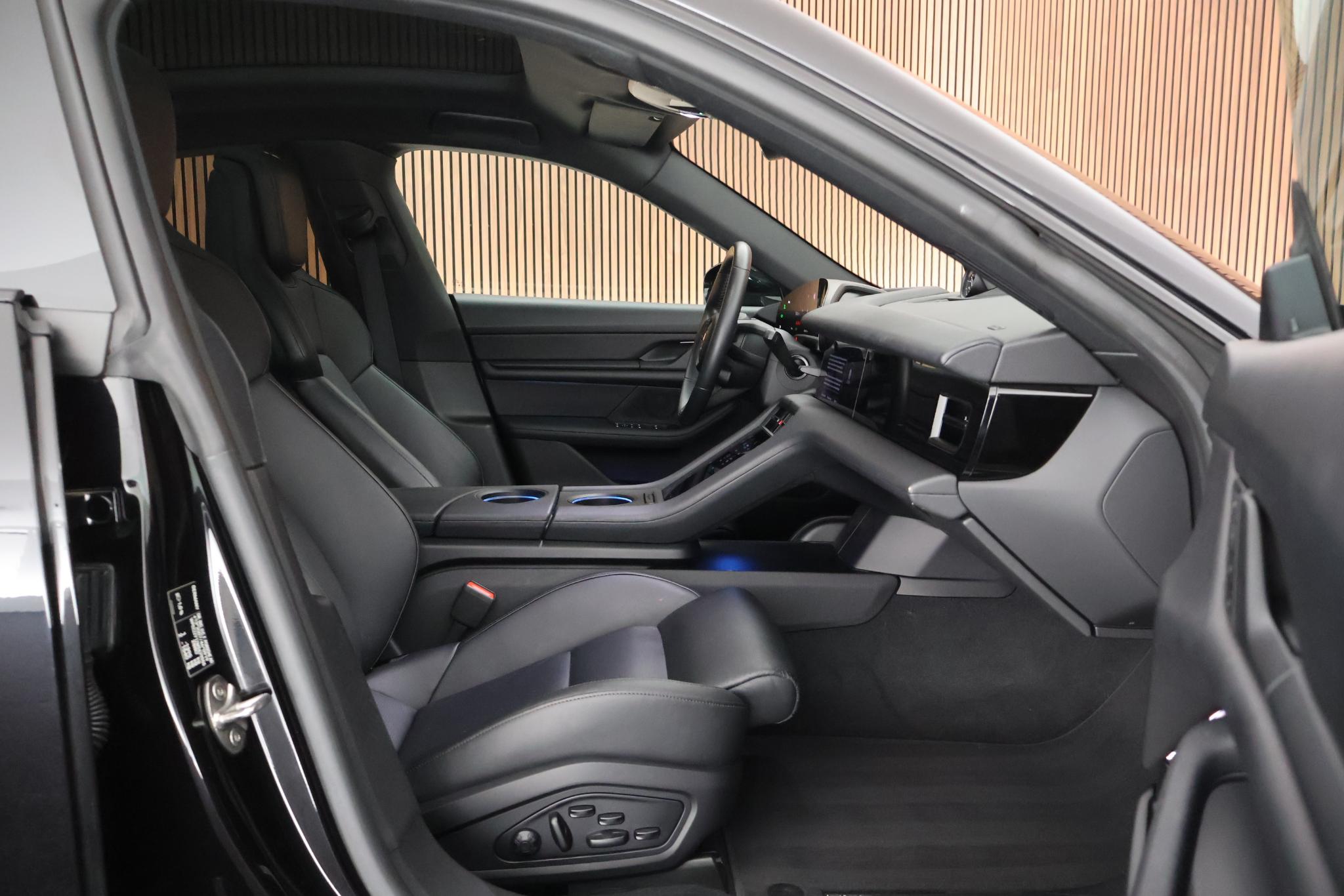 Foto van Porsche Taycan 4s